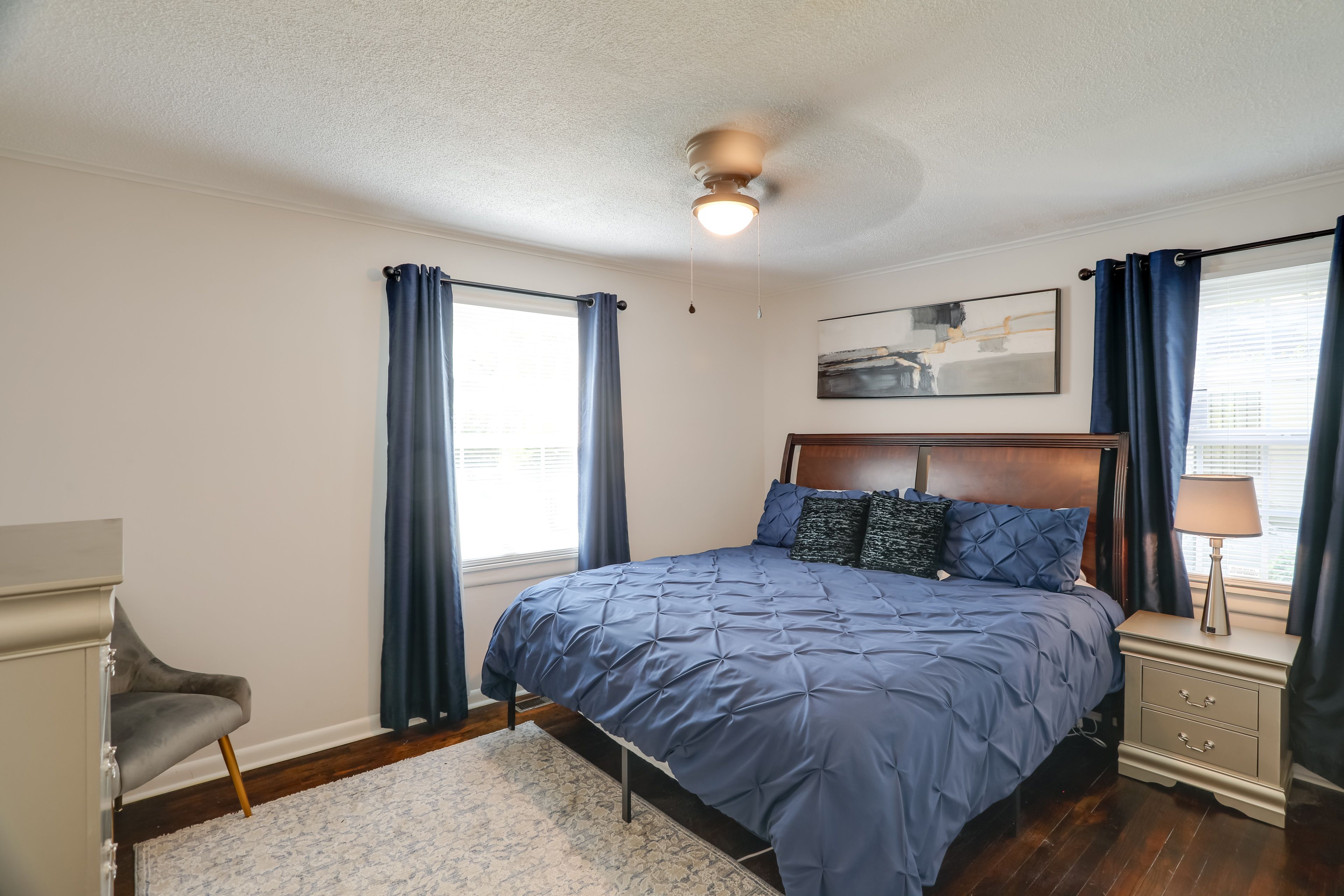 Bedroom 1 | King Bed