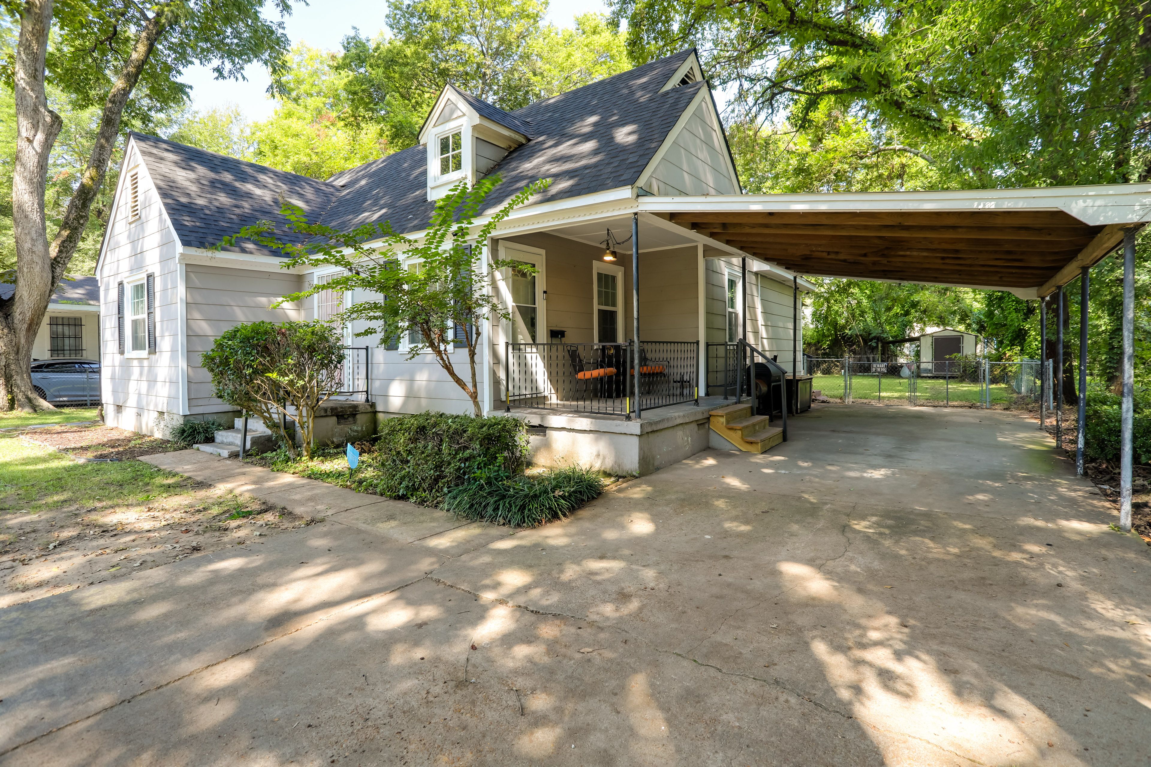 Property Exterior | Driveway (2 Vehicles) | Free Street Parking