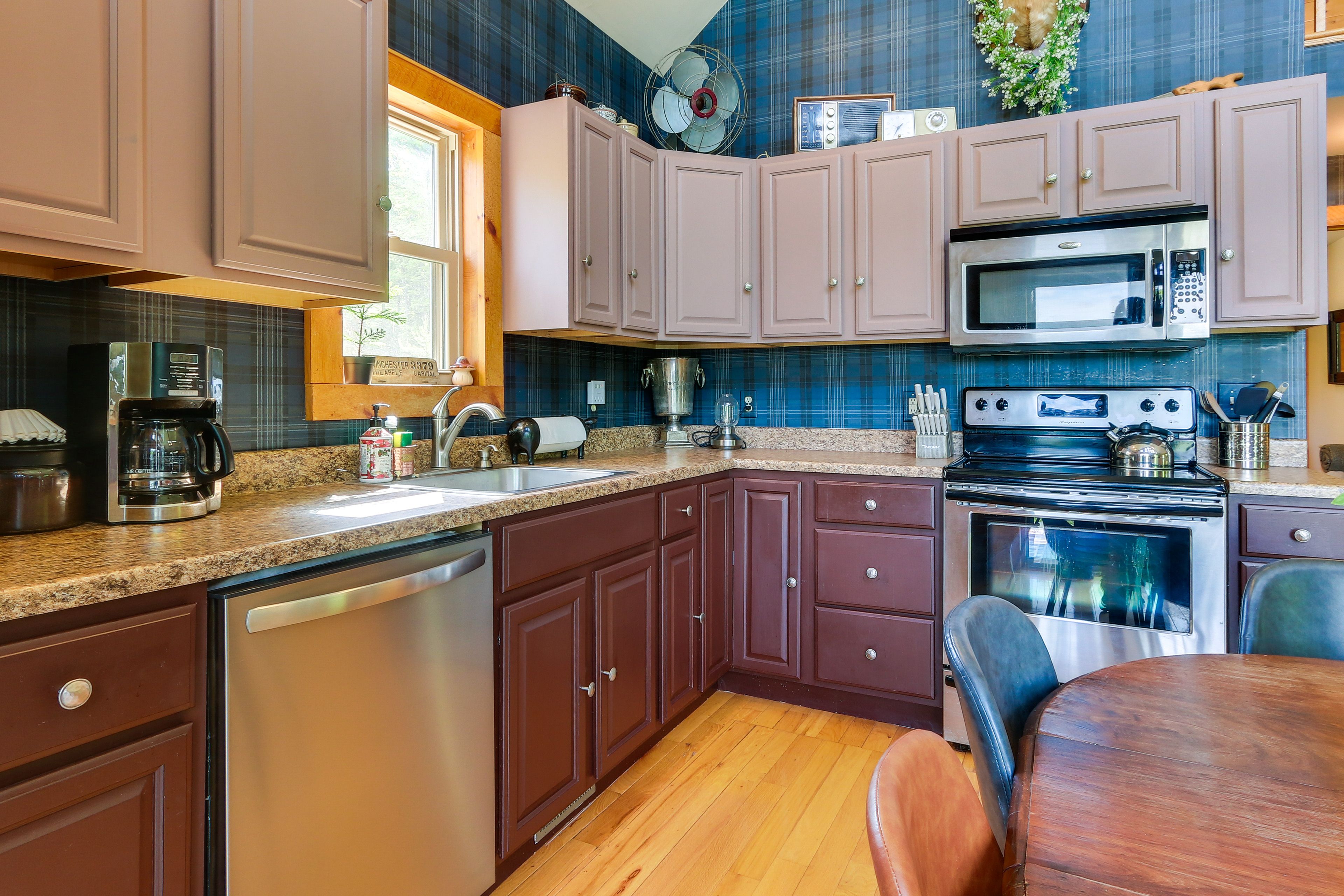 Kitchen | Main Level | Drip Coffee Pot | Toaster | Blender