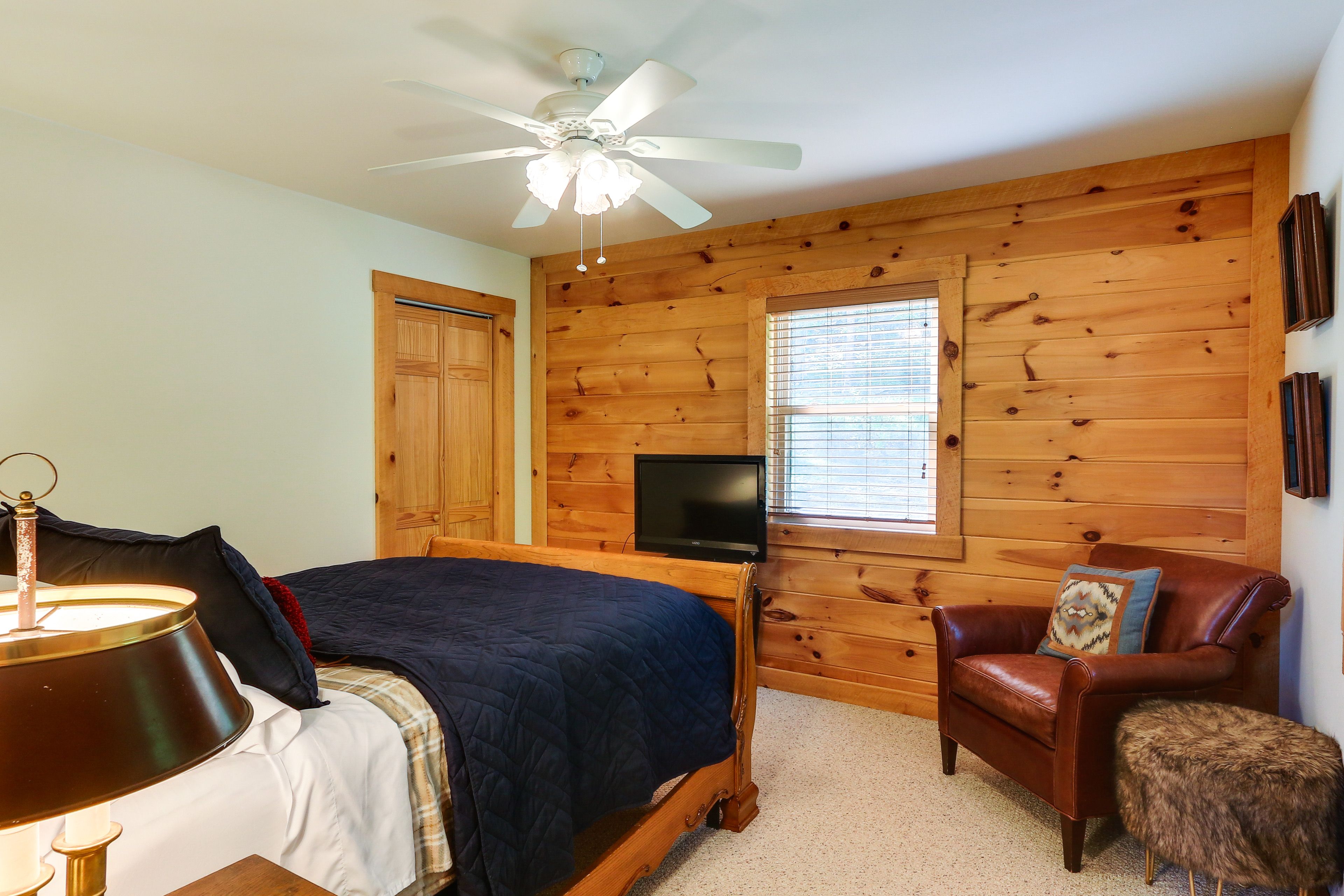 Bedroom 1 | Queen Bed | Main Level