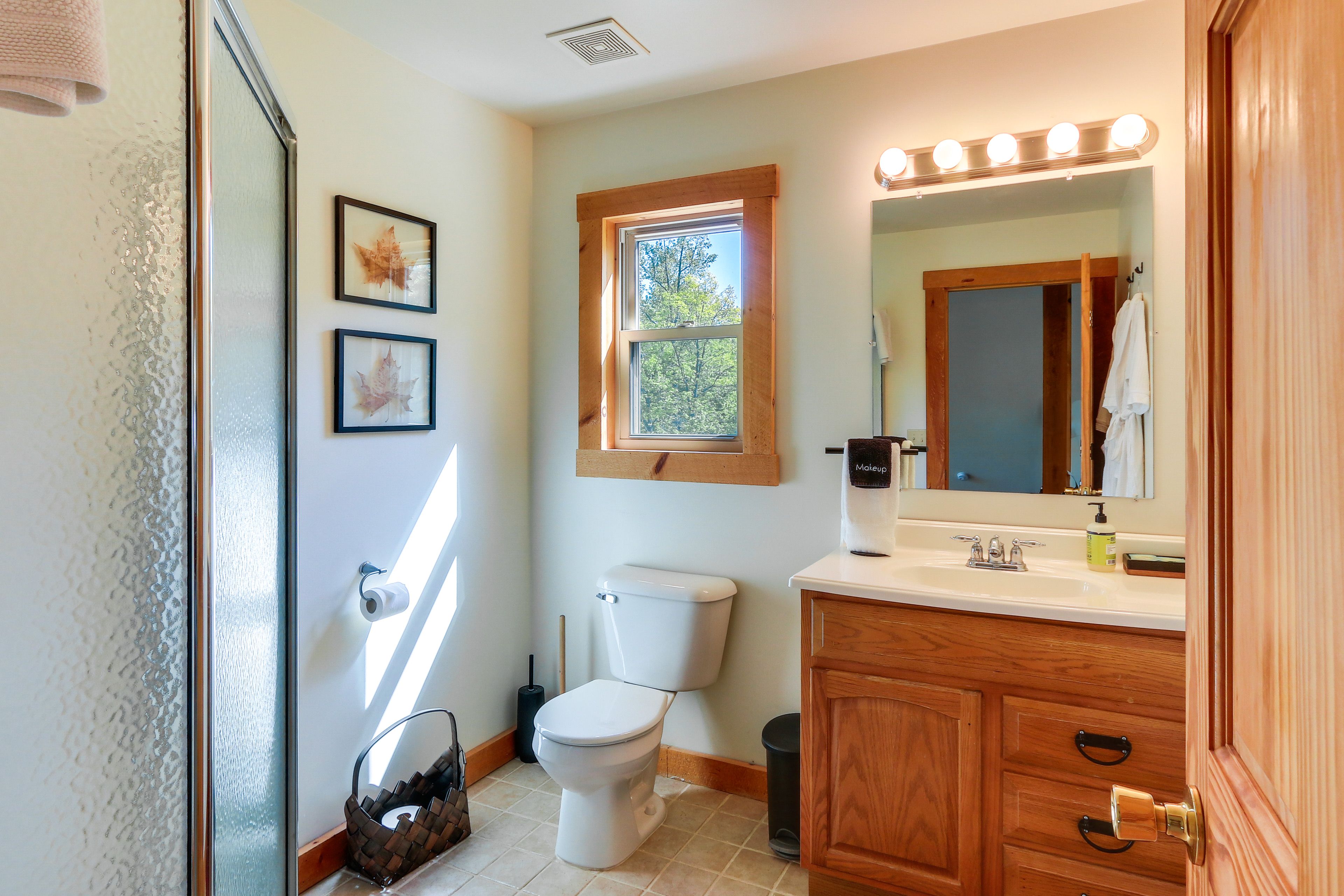 Full Bathroom | Main Level