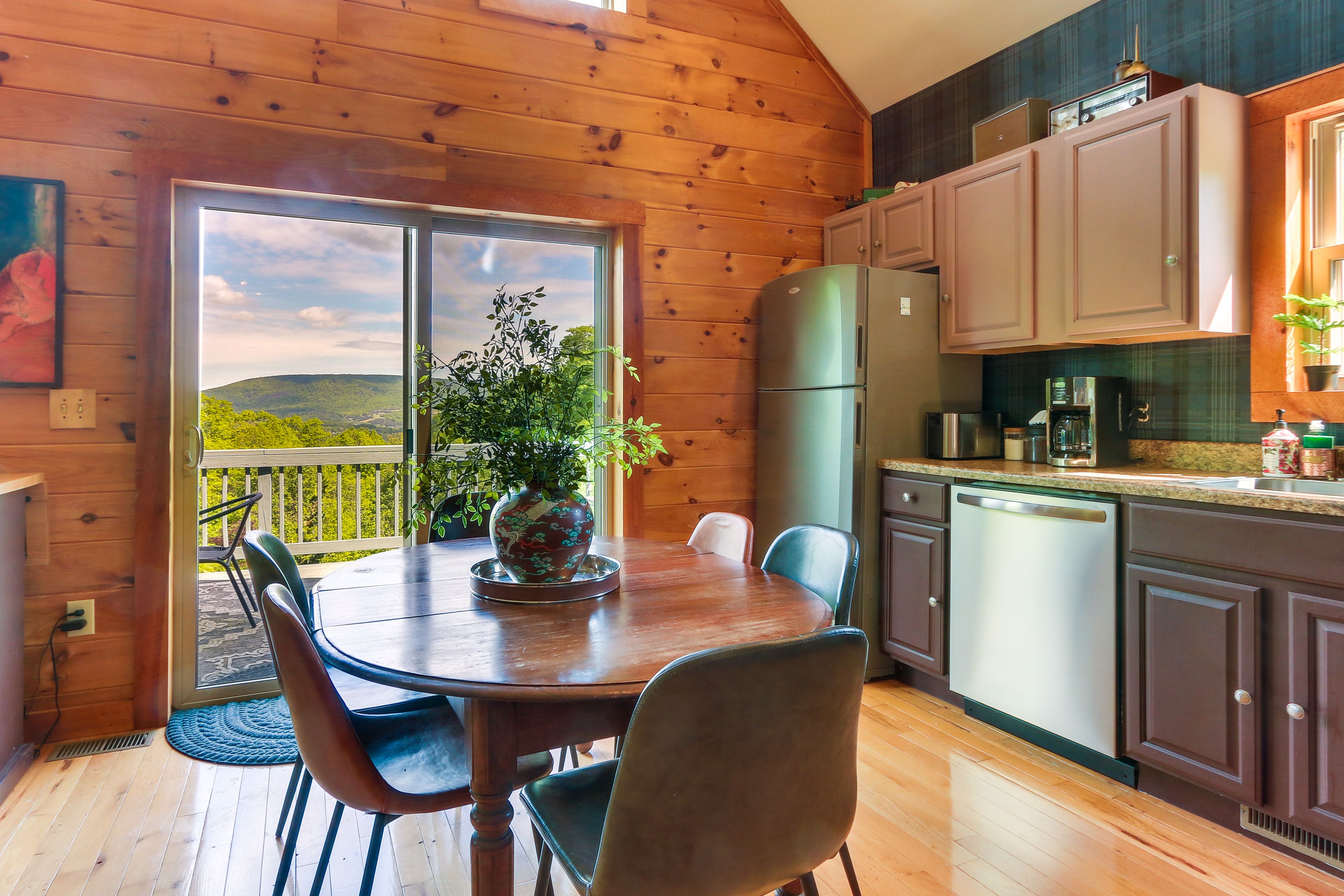 Dining Area | Main Level