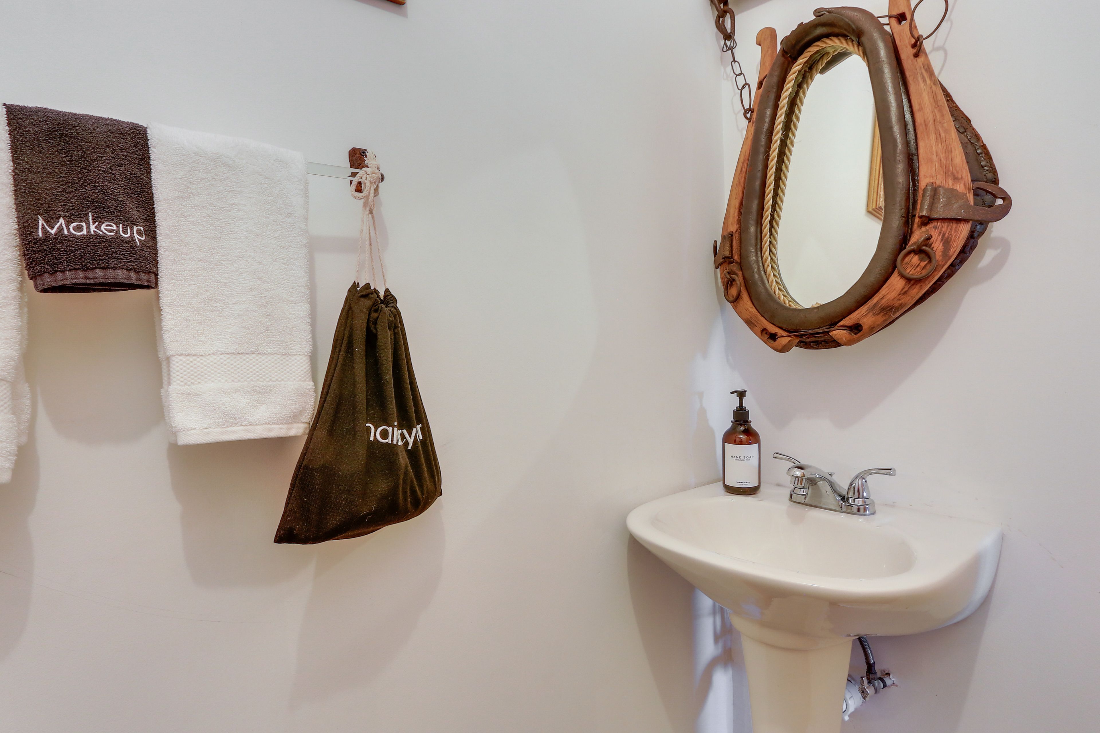 Full Bathroom | Upper Level