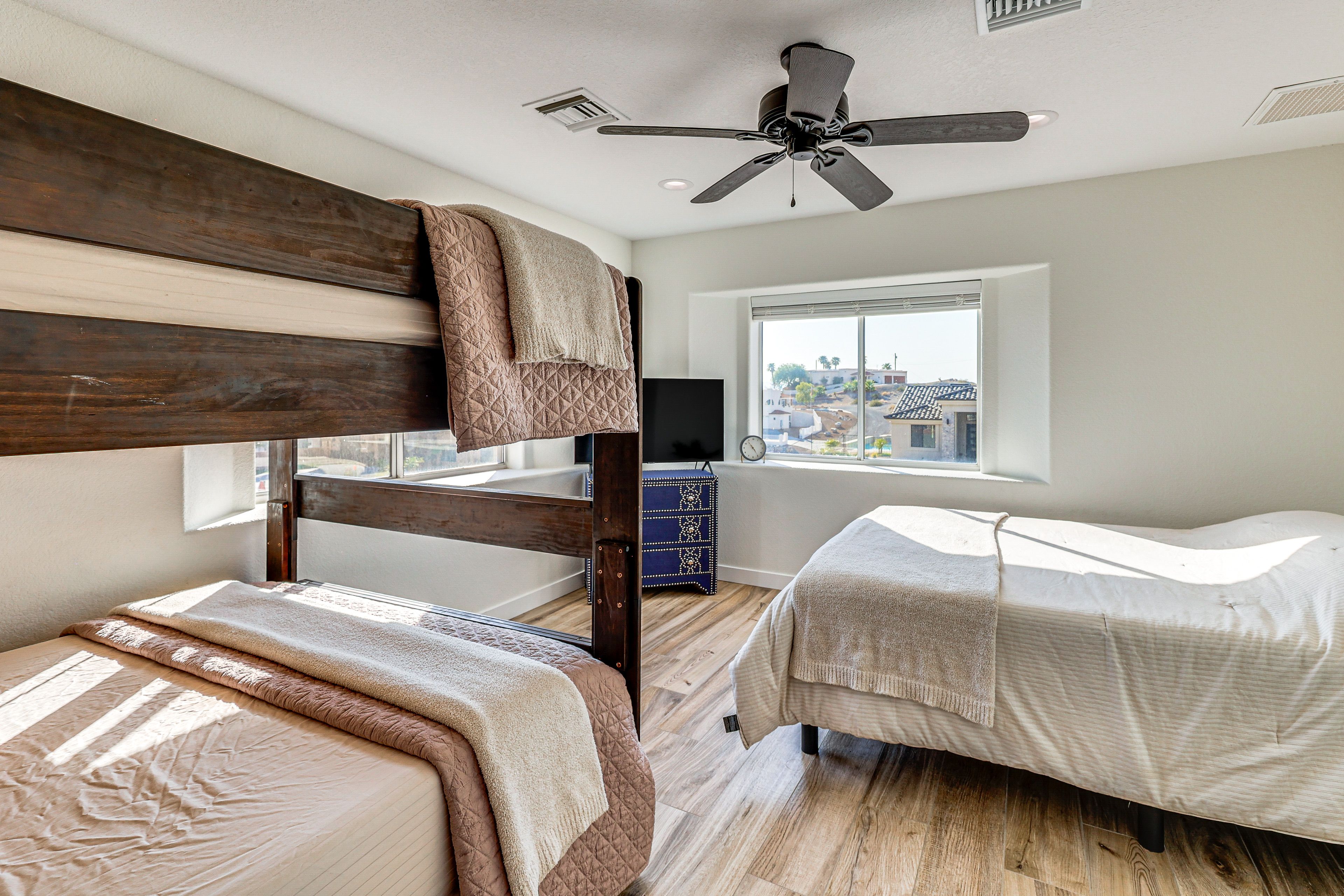 Bedroom 2 | Queen Bed | Queen Bunk Bed