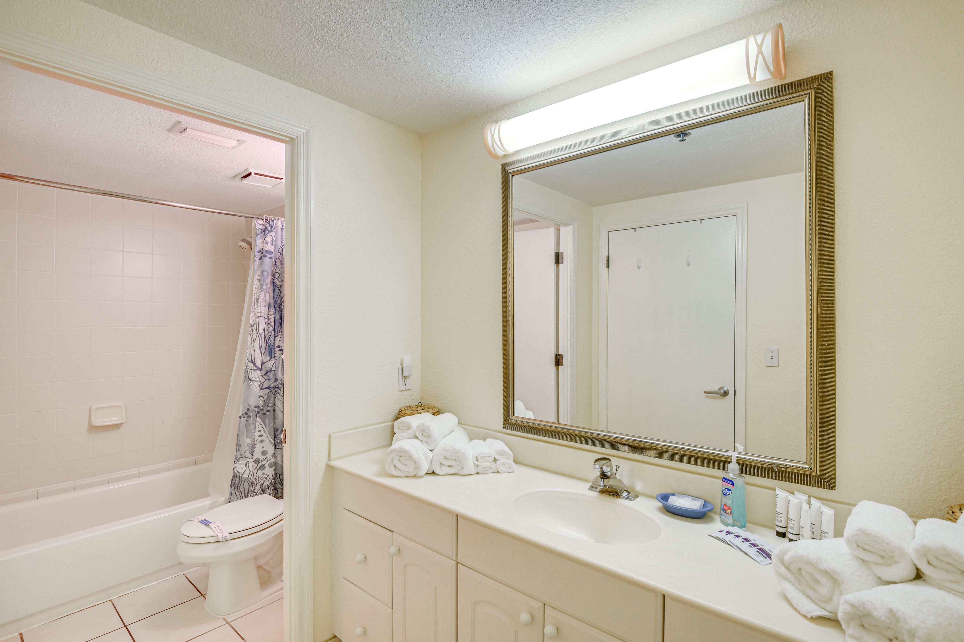 Bathroom | Towels Provided