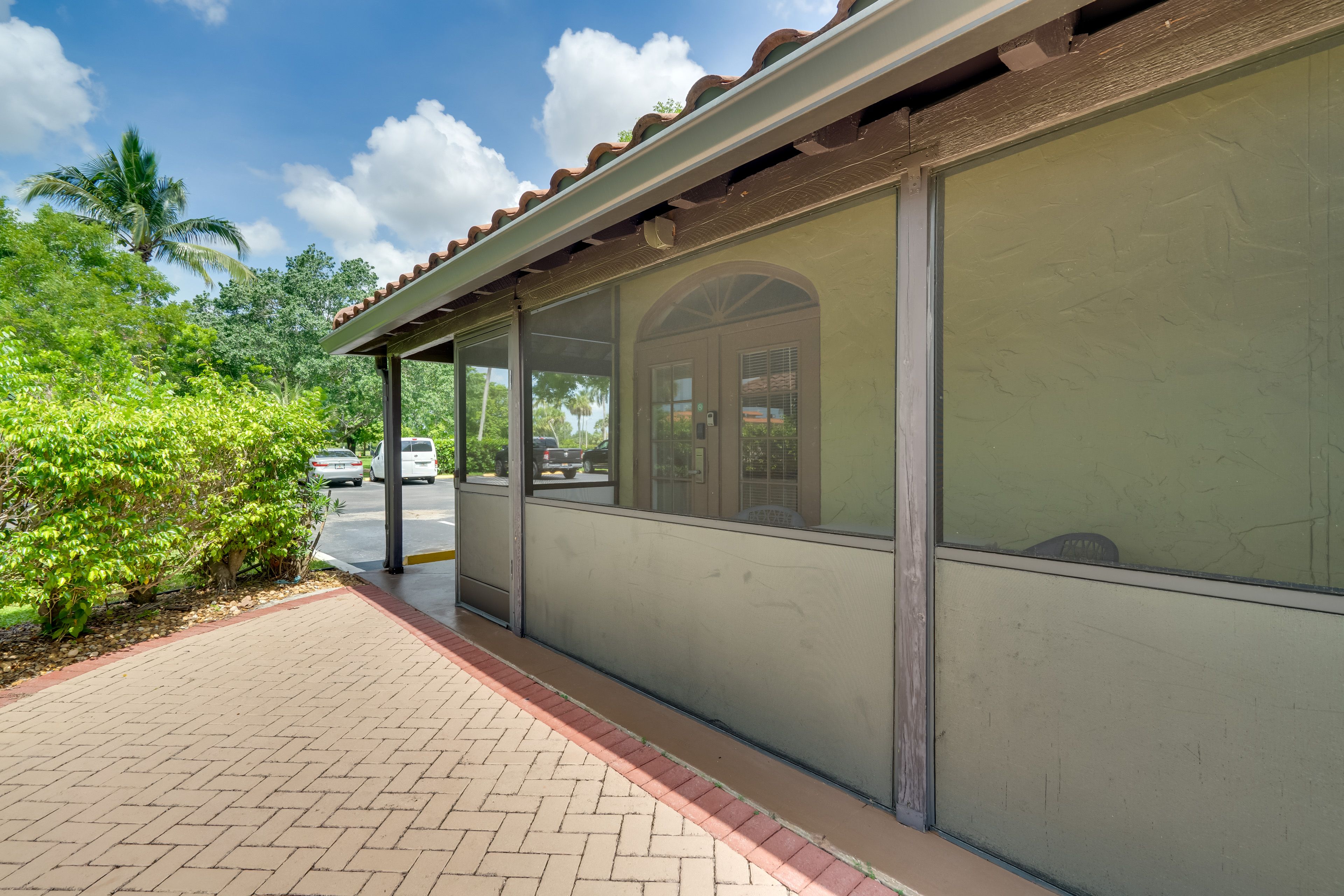 Building Exterior | Parking | Community Parking Lot (1 Vehicle)