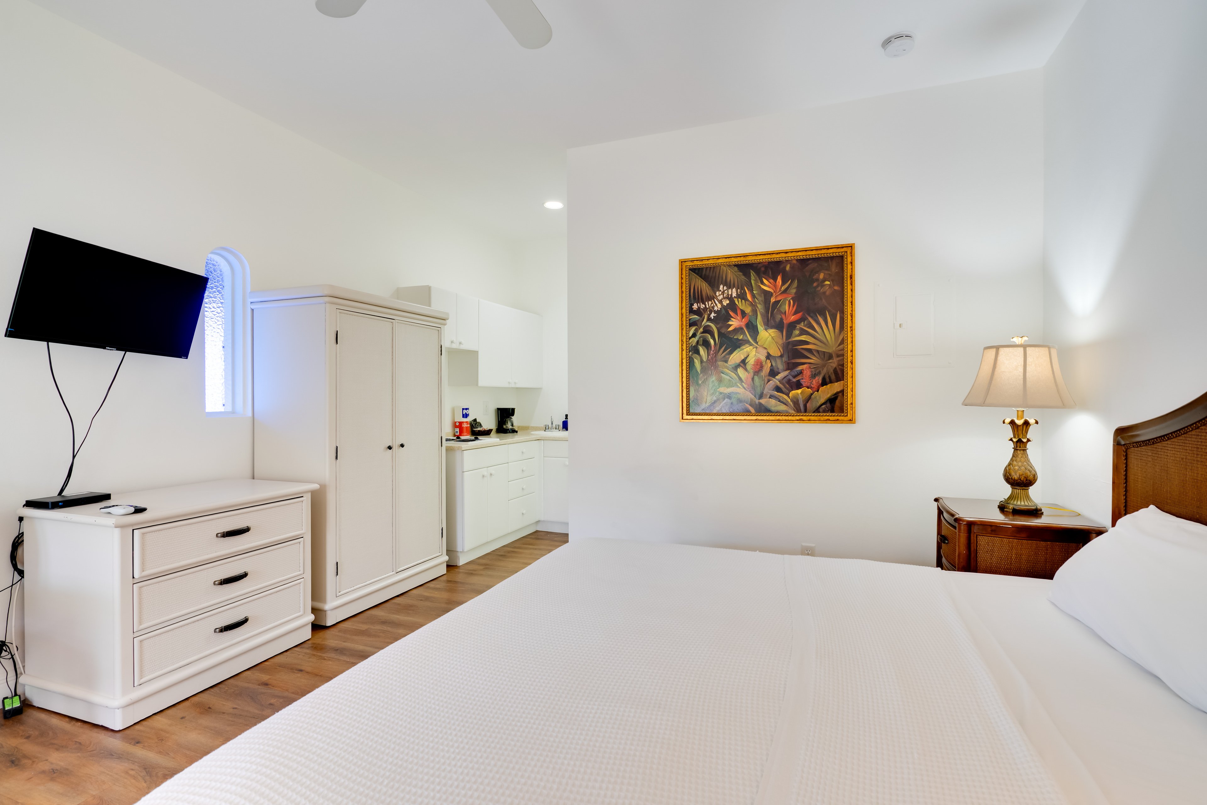 Naples Vacation Rental | Studio | 1BA | Step-Free Entry | 280 Sq Ft