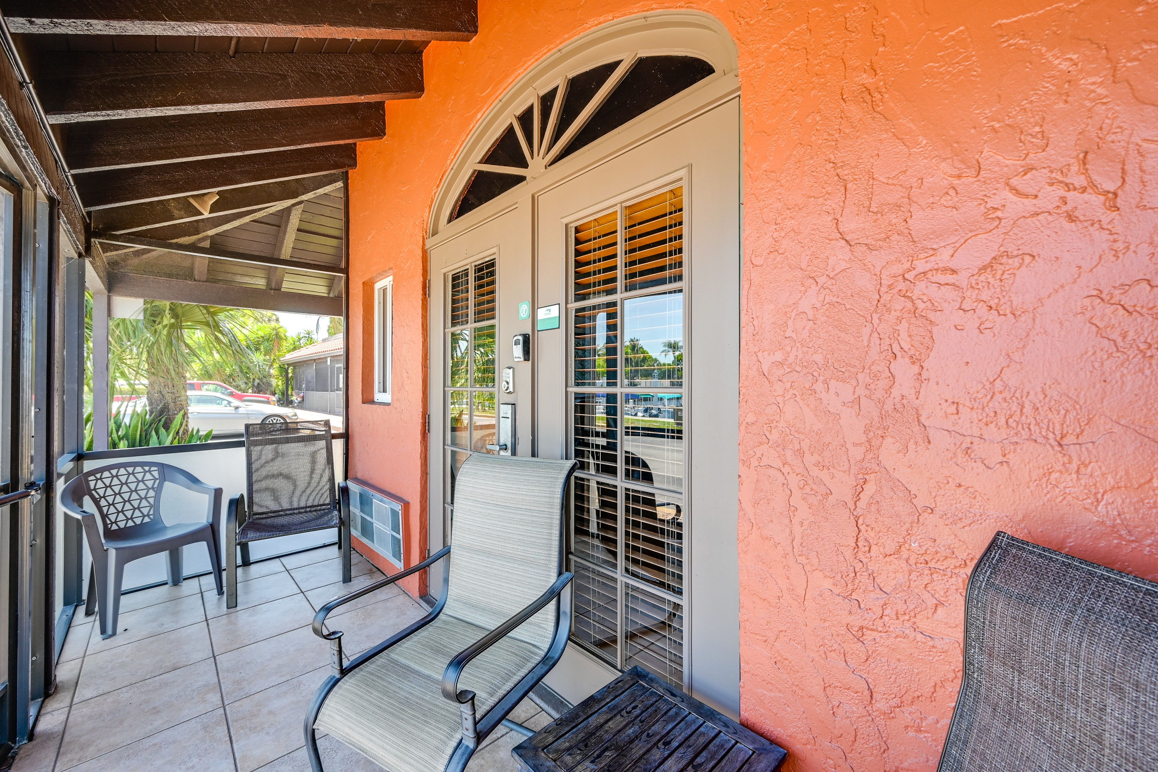 Screened Porch | Entry