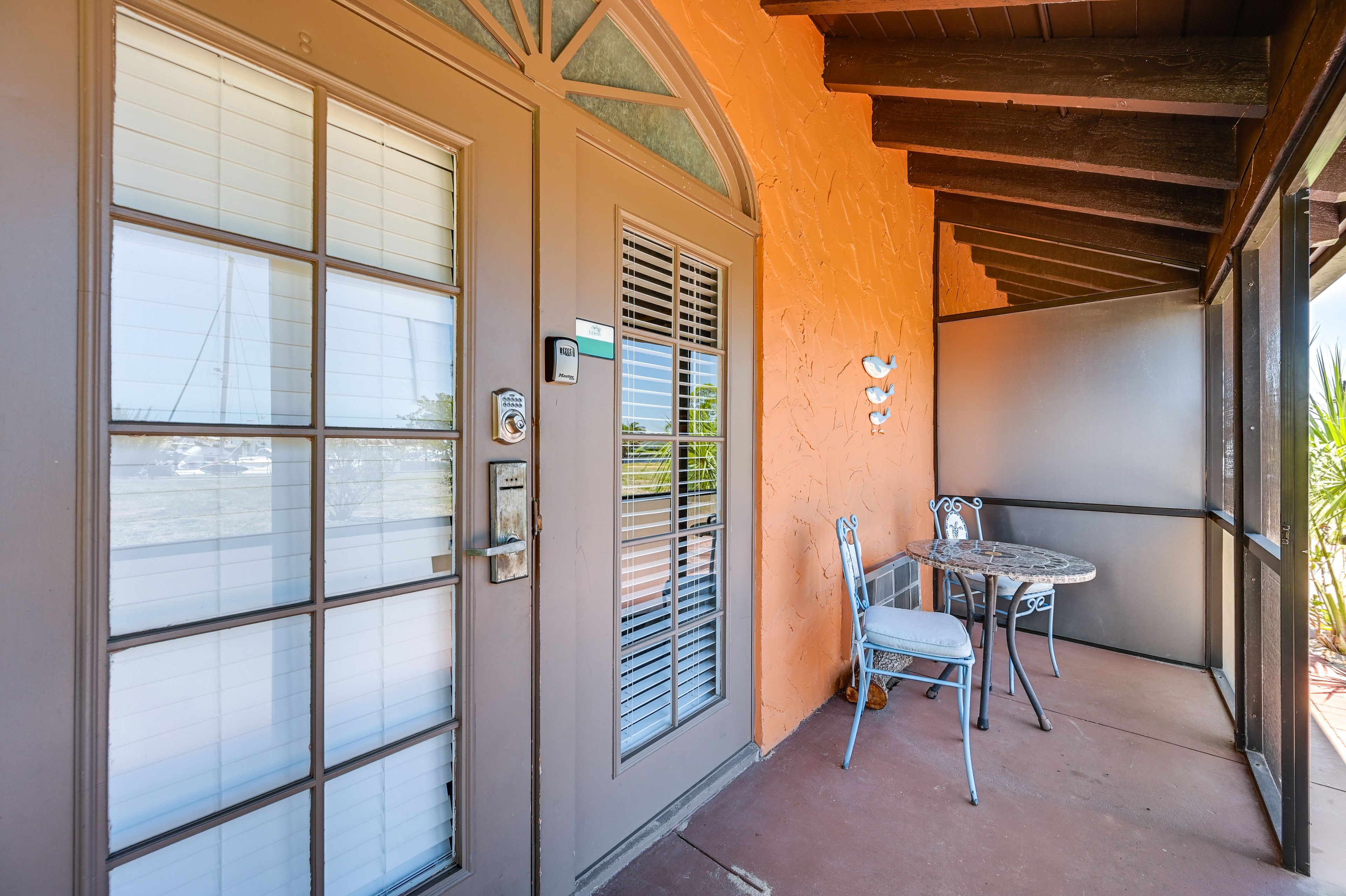 Screened Porch | Entry