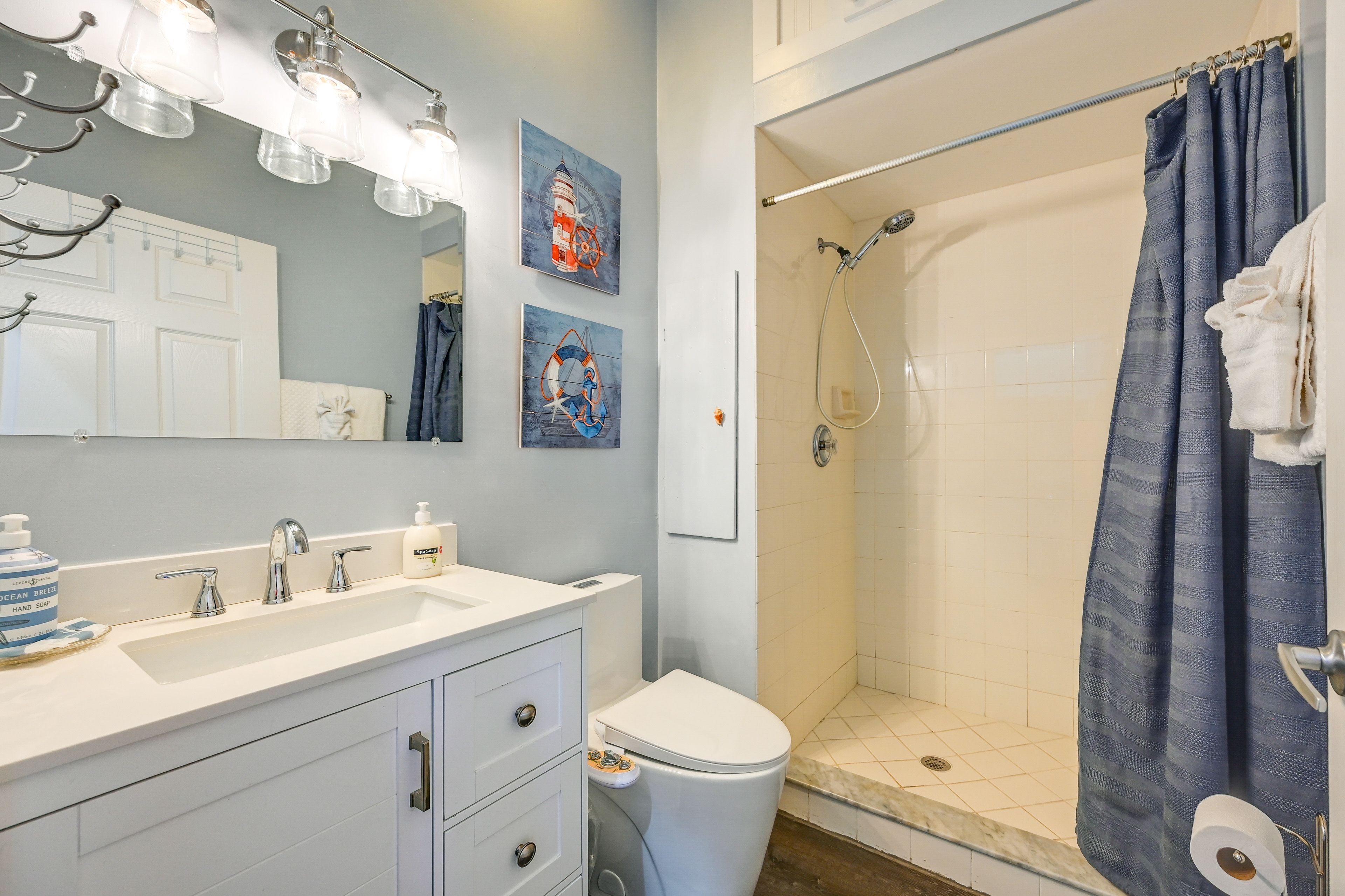 Full Bathroom