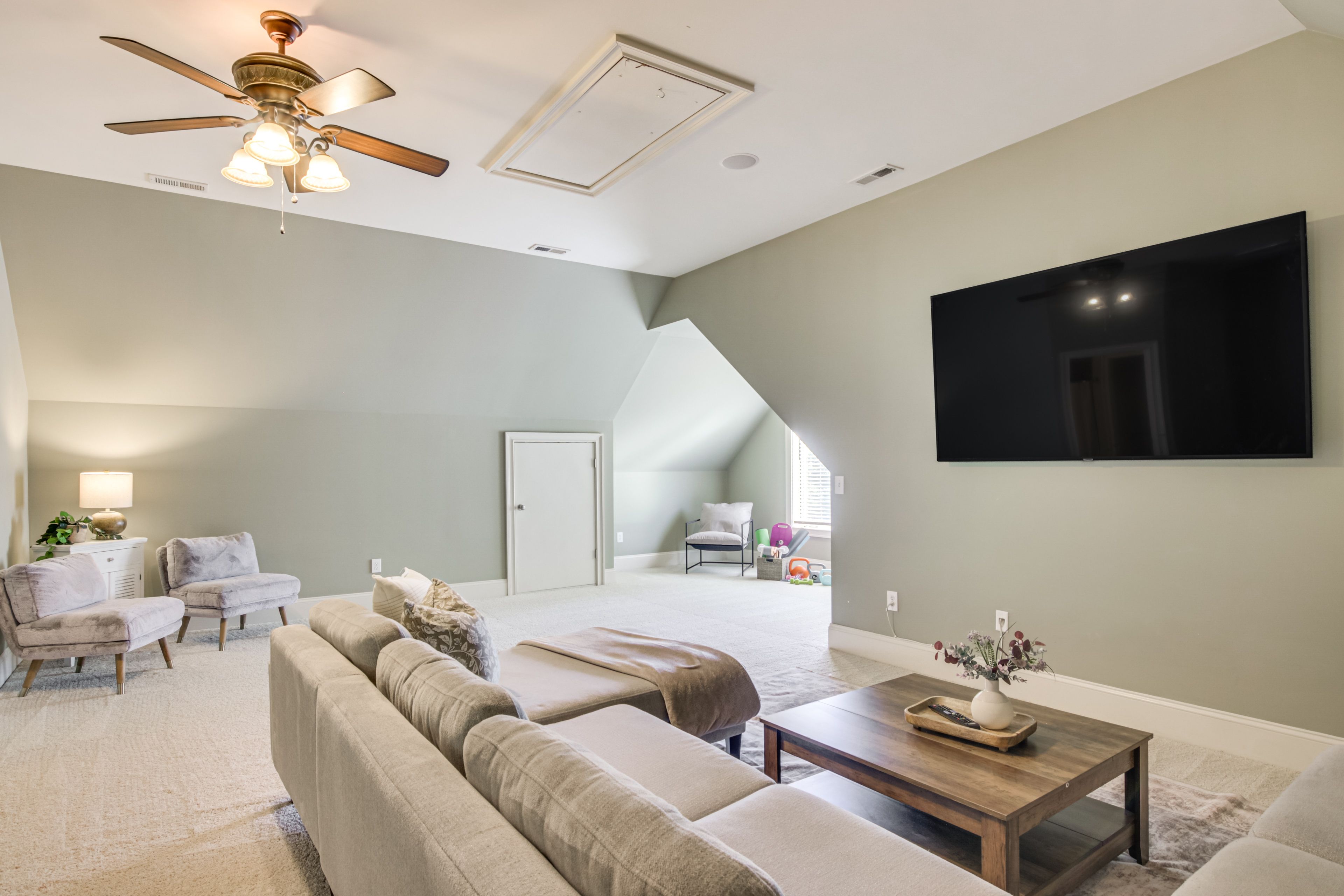 Upper Living Room | 3rd Floor | Smart TV