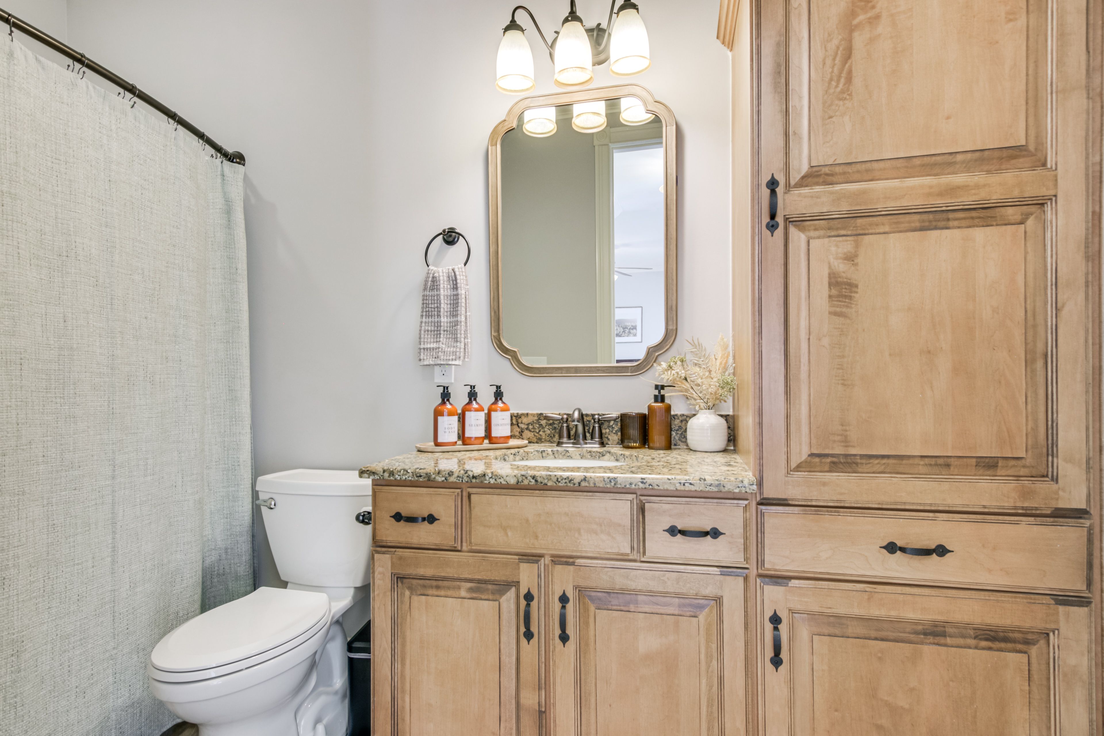 En-Suite Bathroom | 2nd Floor