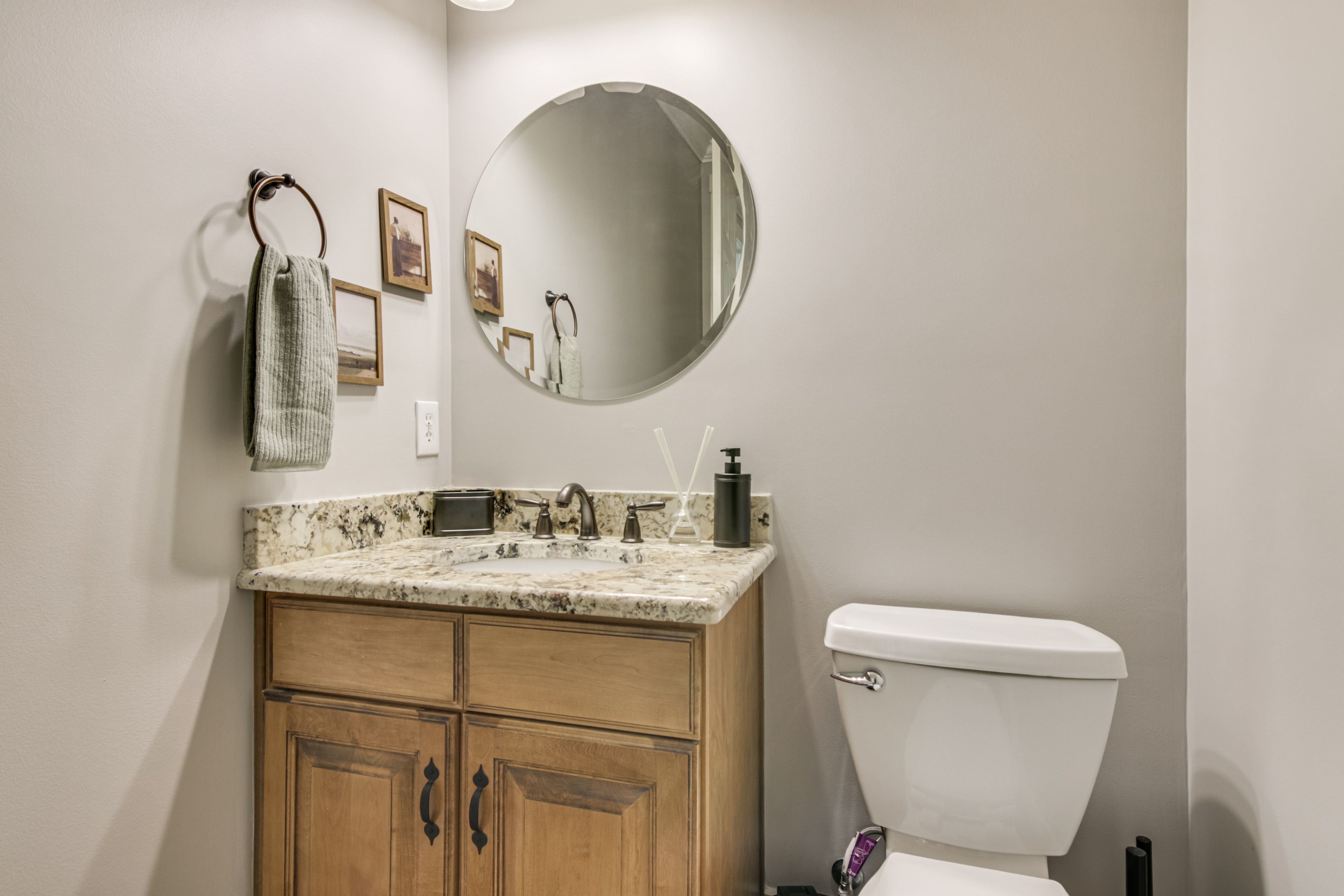 Half Bathroom | 2nd Floor