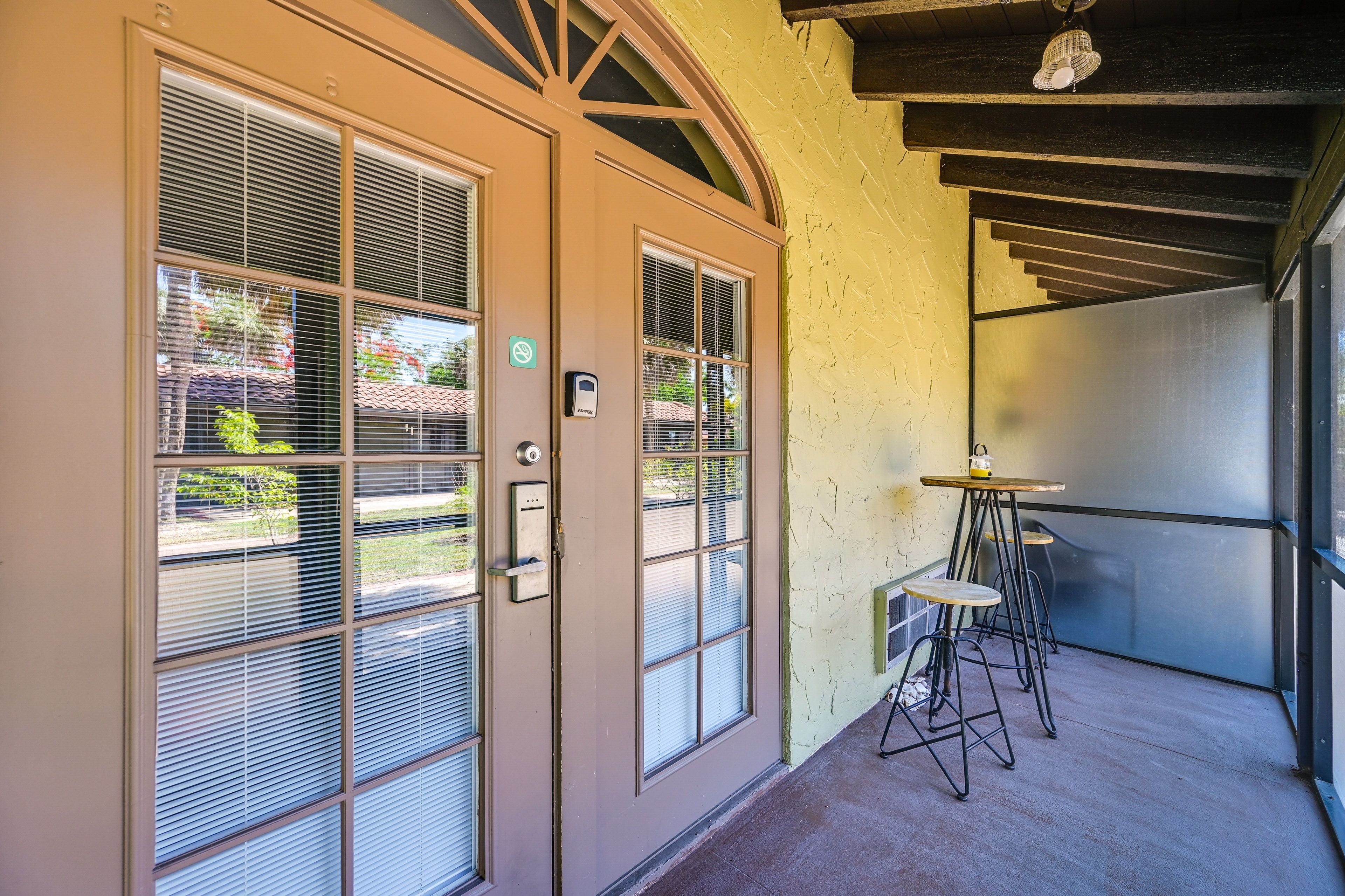 Unit Exterior | Screened Porch