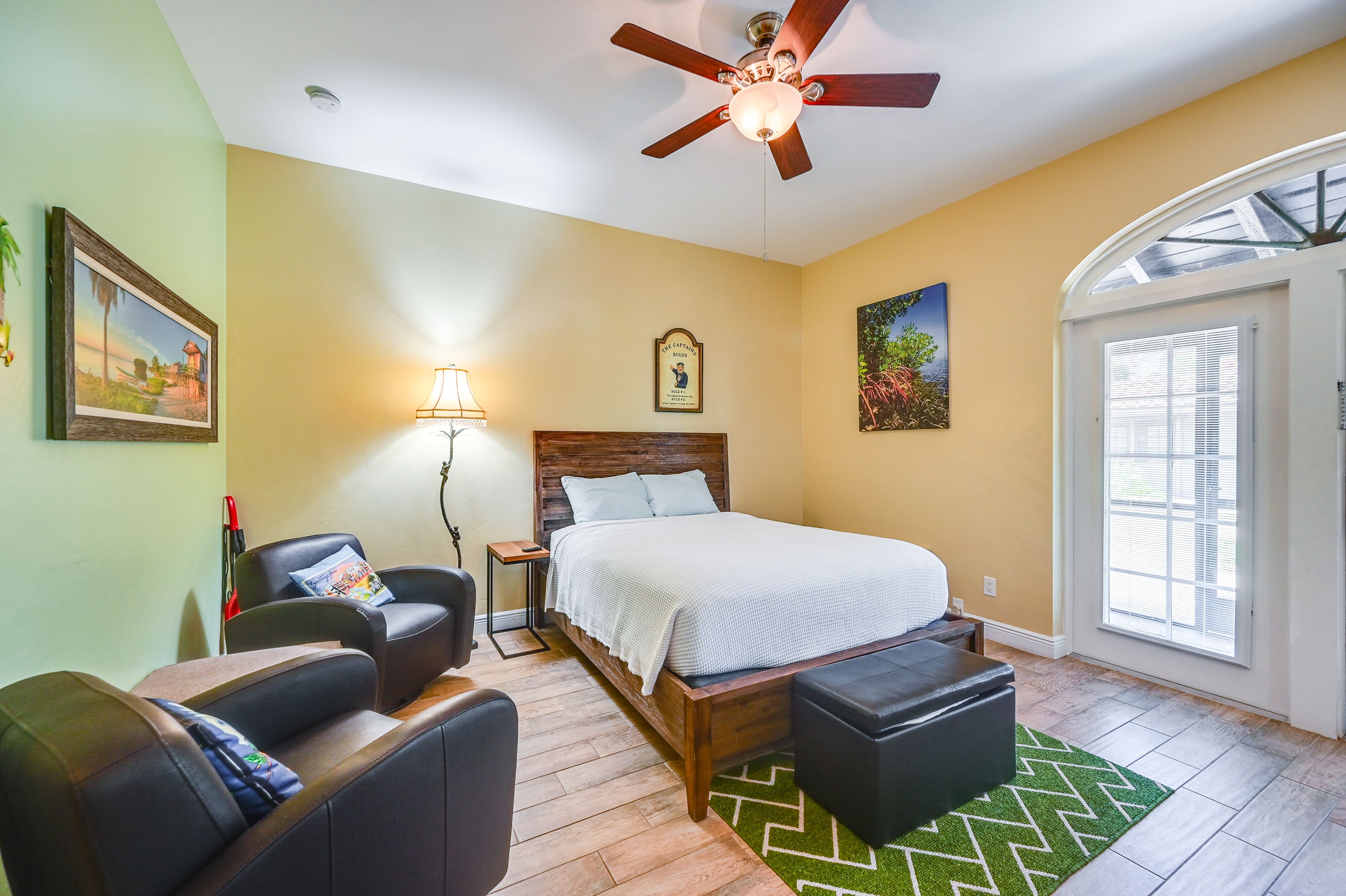 Naples Vacation Rental | Studio | 1BA | 1 Small Step Required | 275 Sq Ft