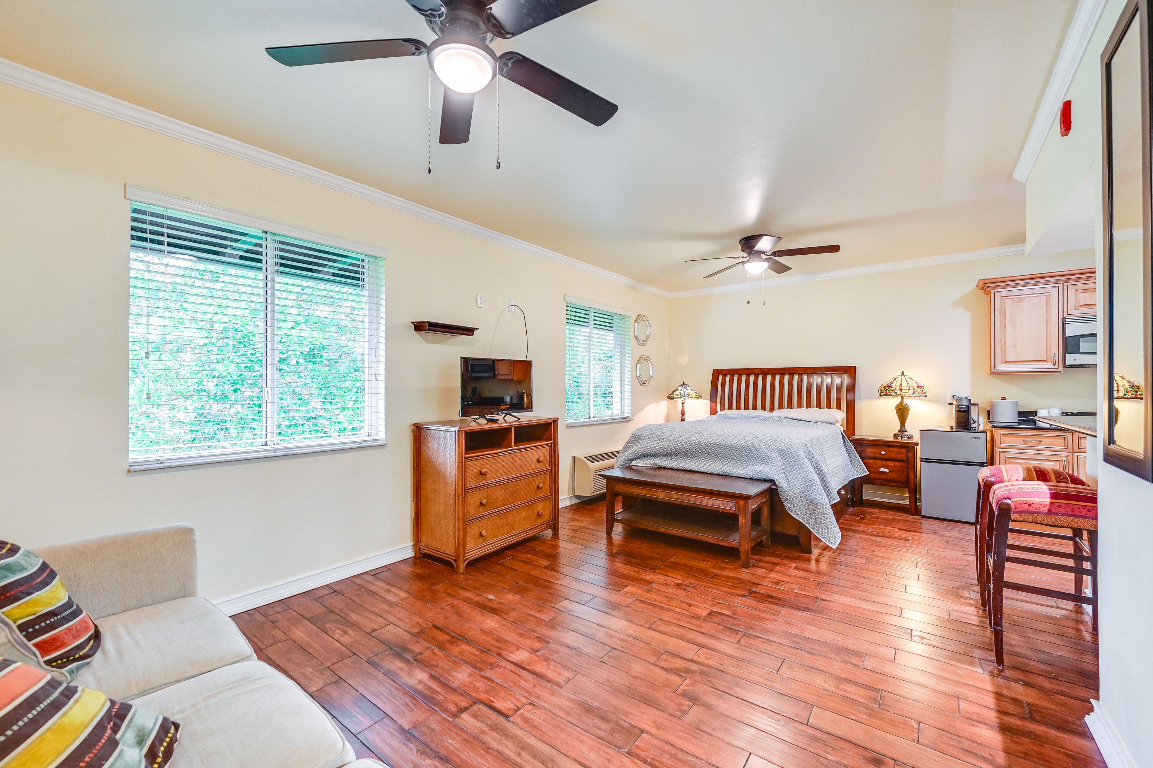 Studio | Free WiFi | Window A/C Unit | Central Heat