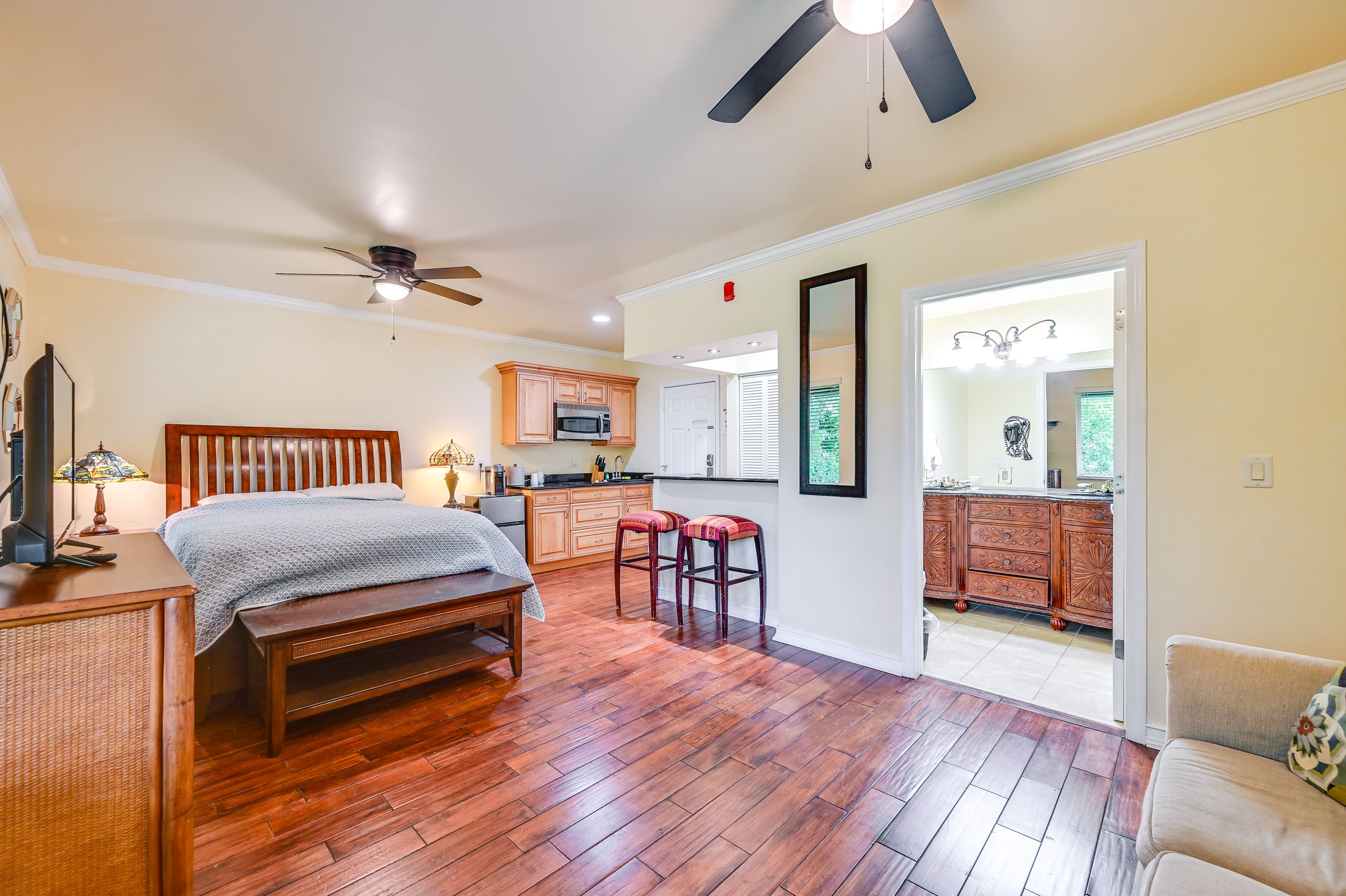 Naples Vacation Rental | Studio | 1BA | 2 Small Steps Required | 450 Sq Ft