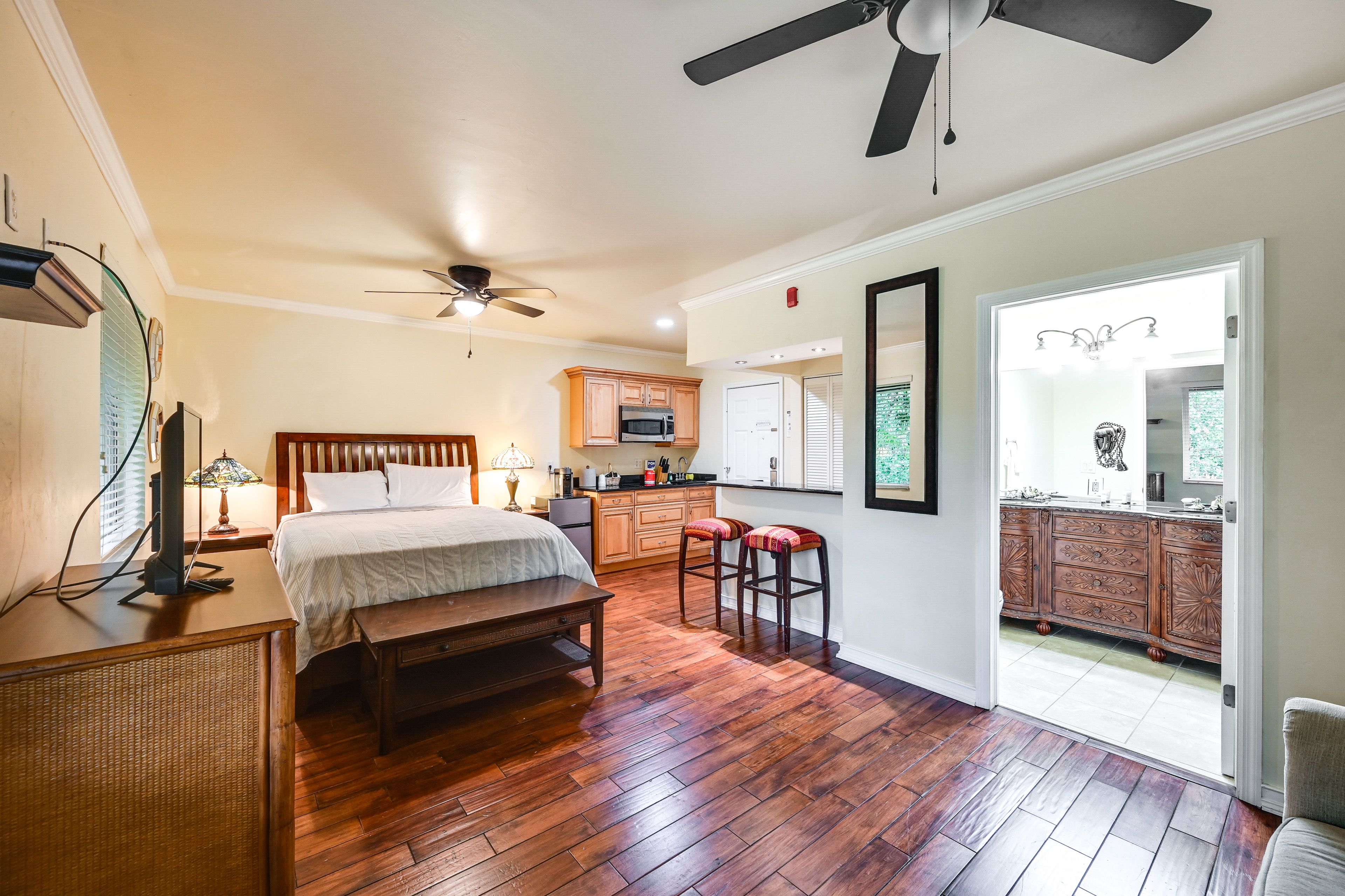 Naples Vacation Rental | Studio | 1BA | 2 Small Steps Required | 450 Sq Ft