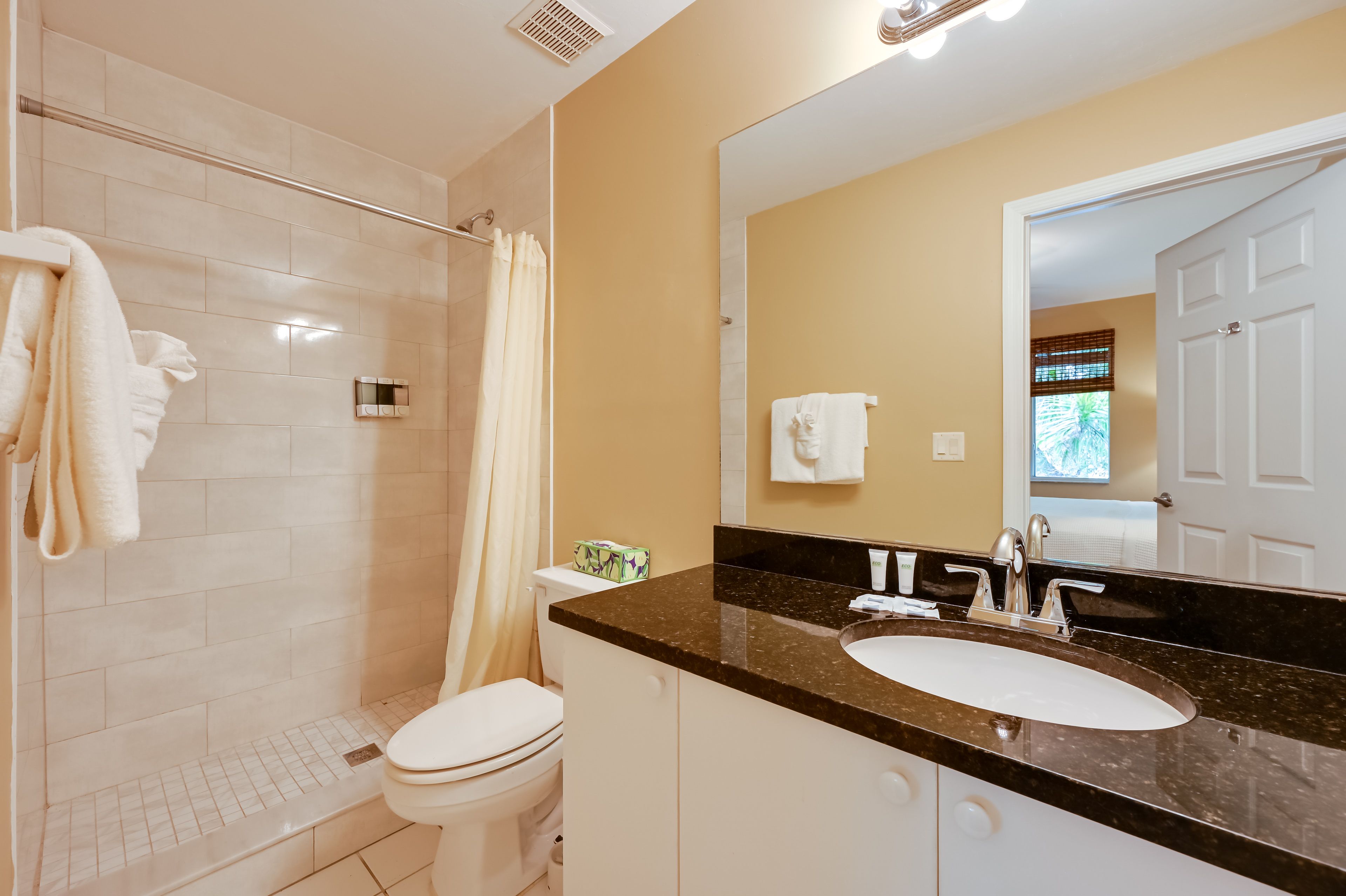 Full Bathroom | Hair Dryer