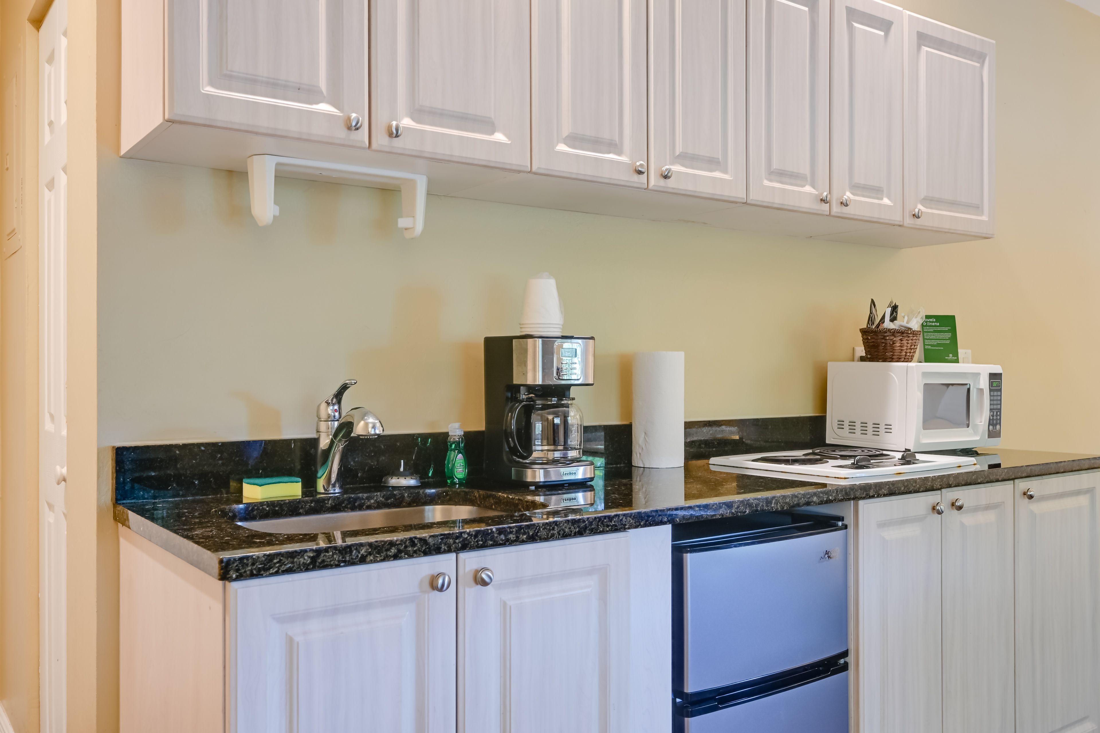 Kitchenette  | Trash Bags & Paper Towels