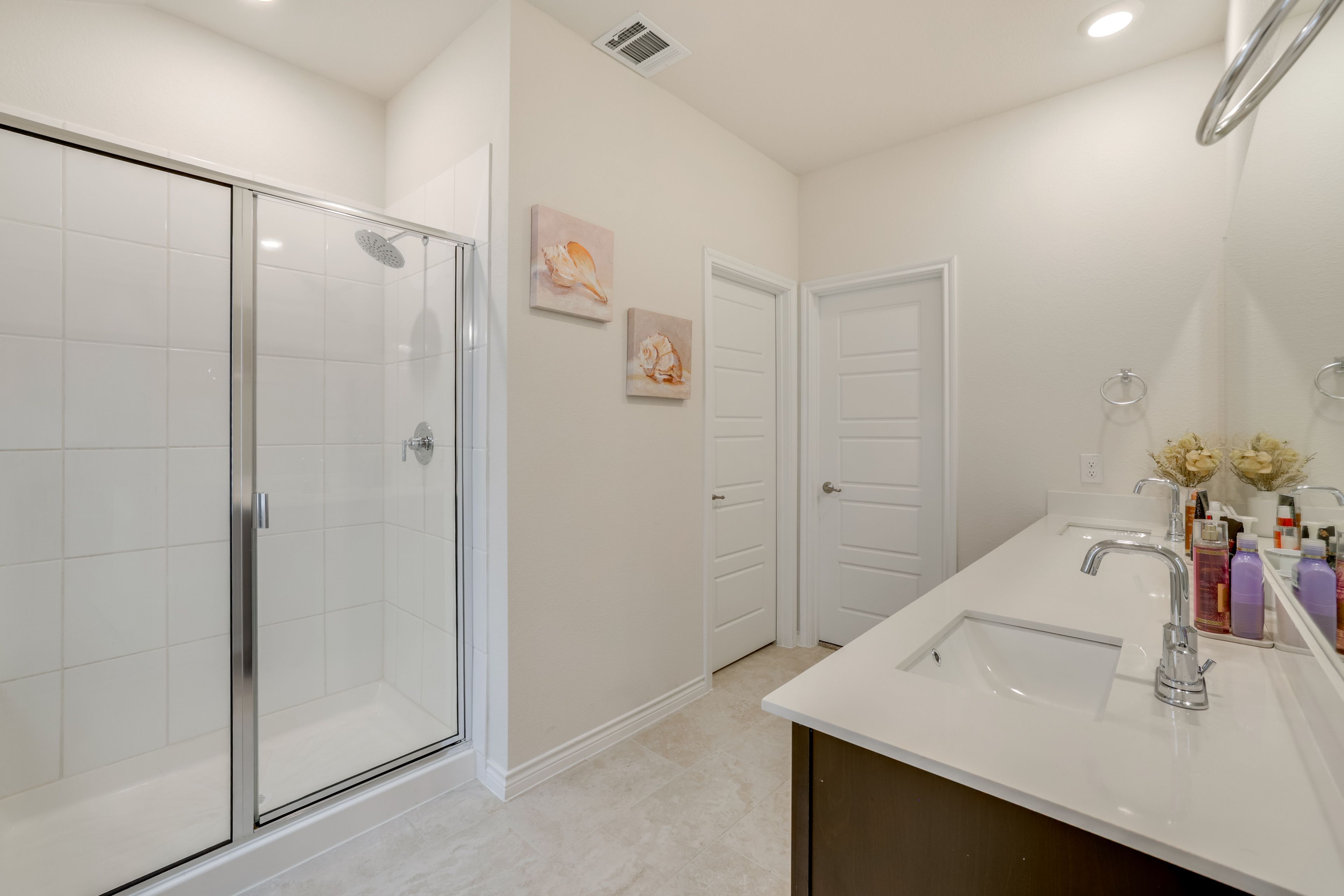 En-Suite Bathroom | 2nd Floor