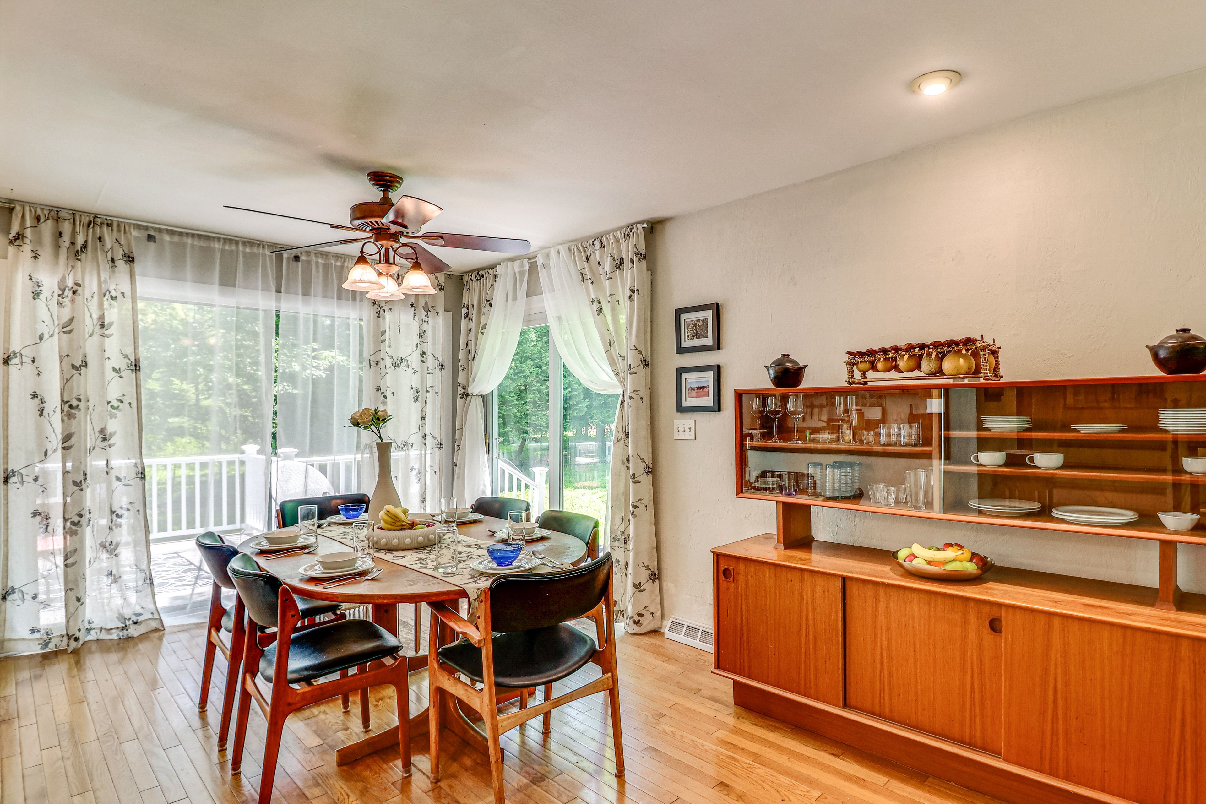 Dining Area | Main Level