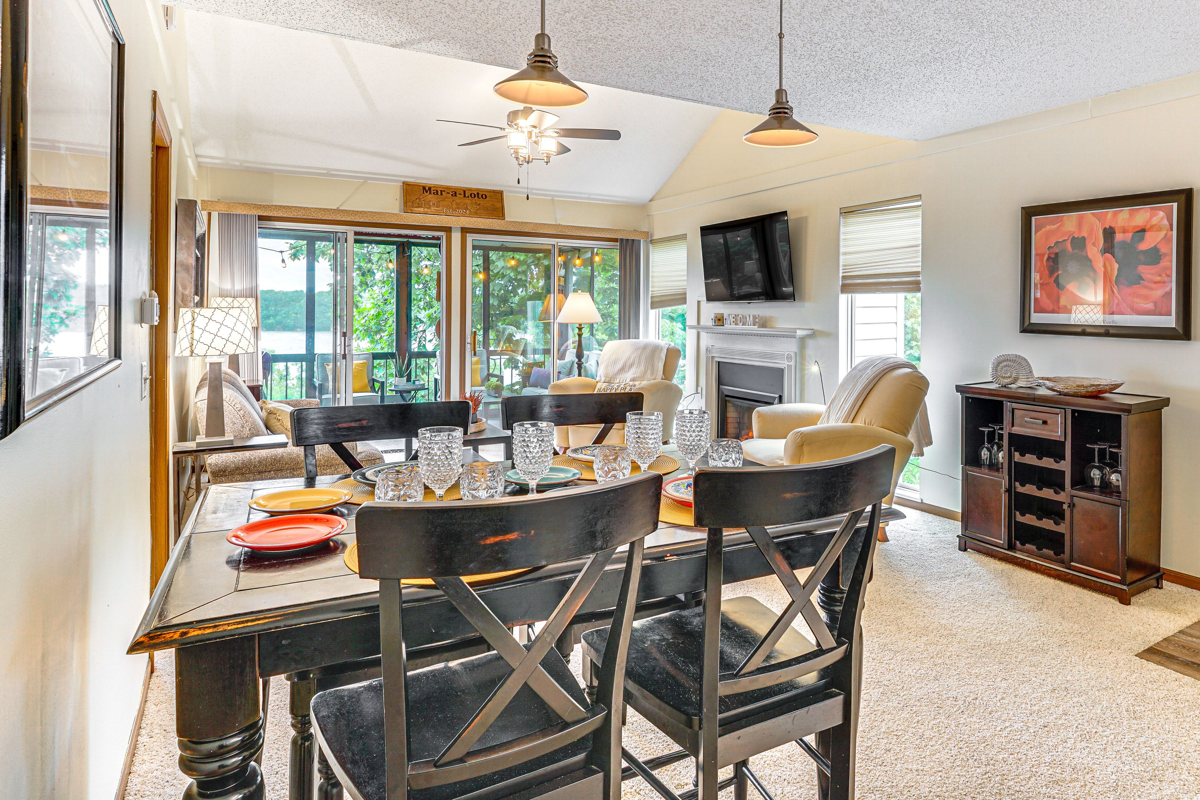 Dining Area | Dishware/Flatware