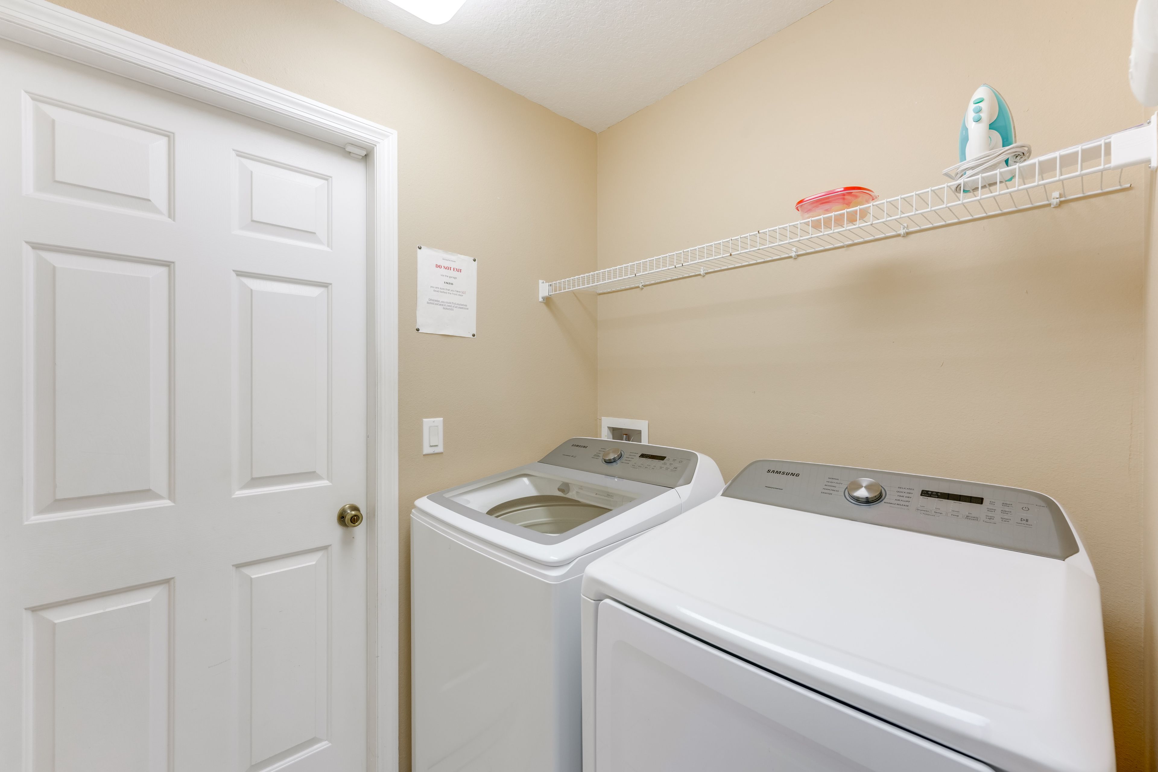 Laundry Closet | Washer & Dryer