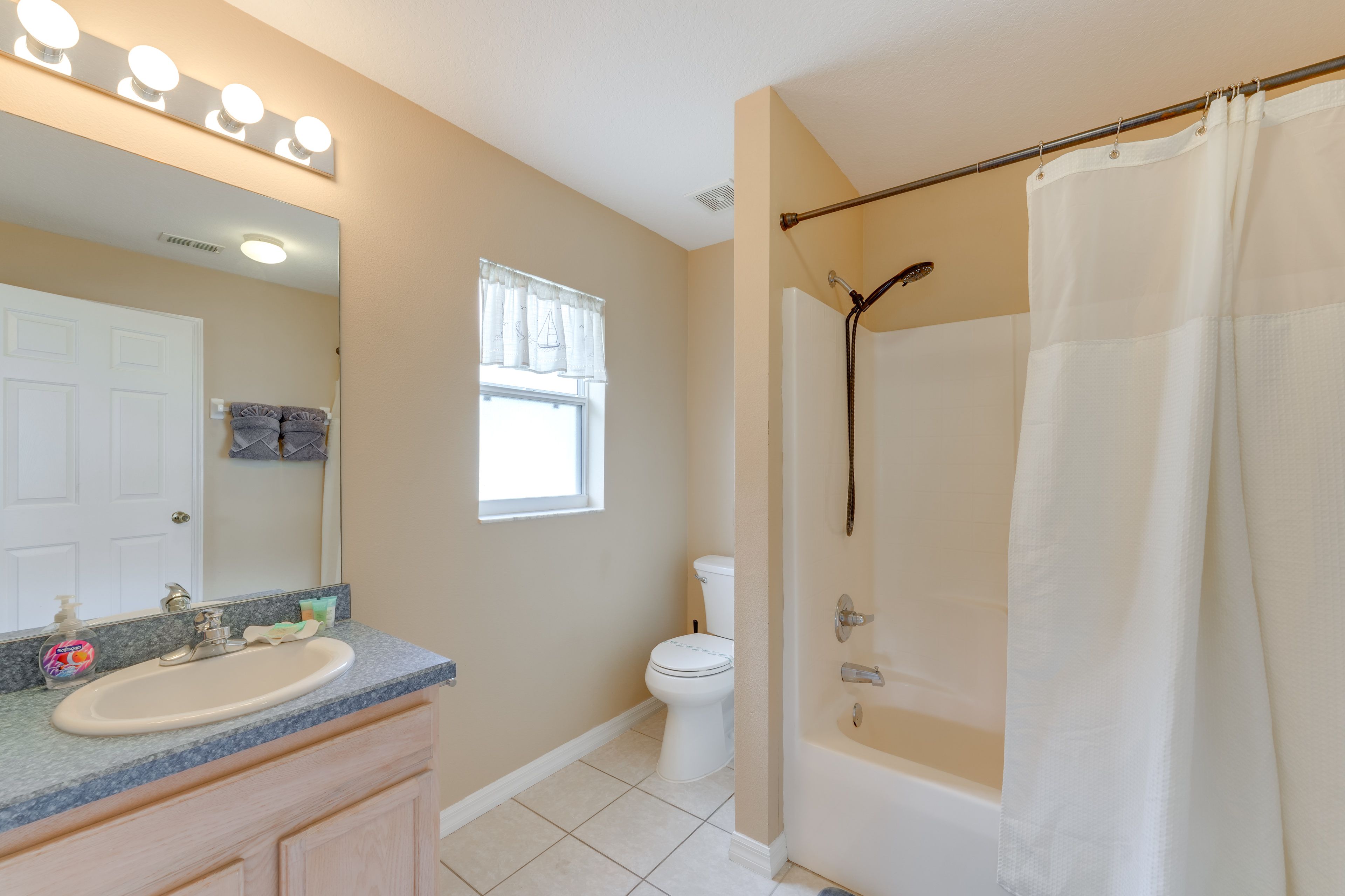 En-Suite Bathroom | Towels Provided