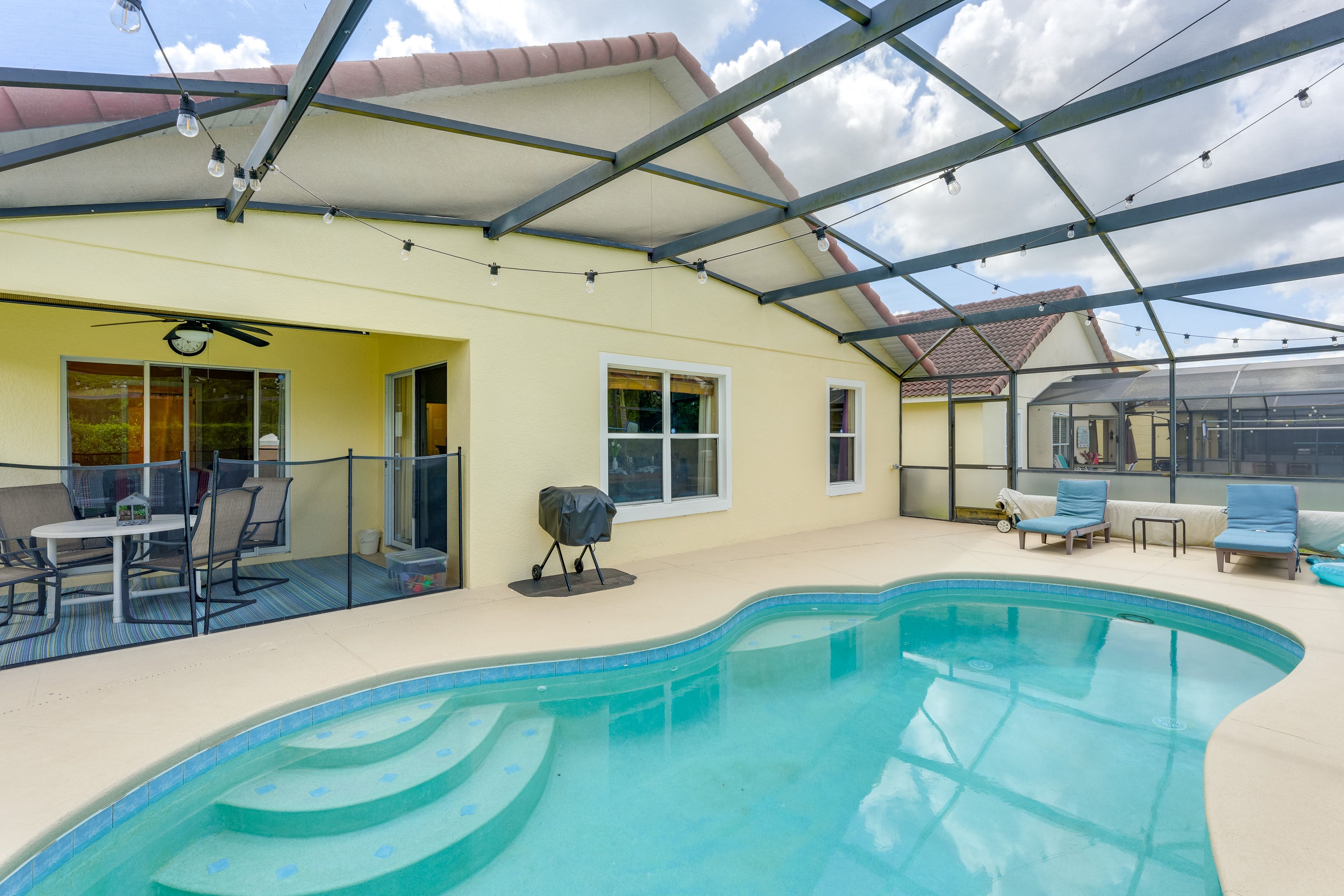 Davenport Vacation Rental | 4BR | 3BA | 1 Step to Enter | 2,072 Sq Ft