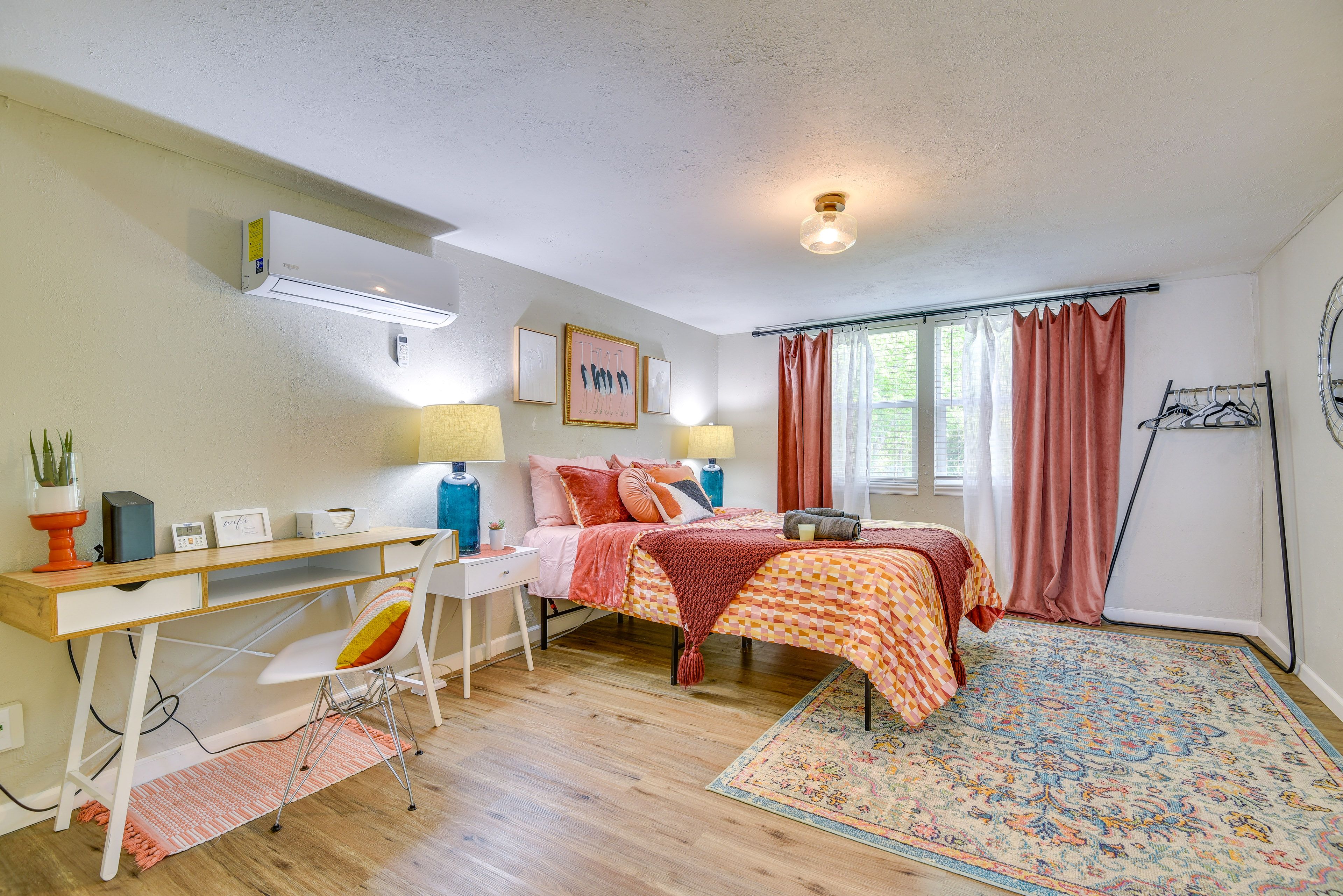 Bedroom 1 | Queen Bed