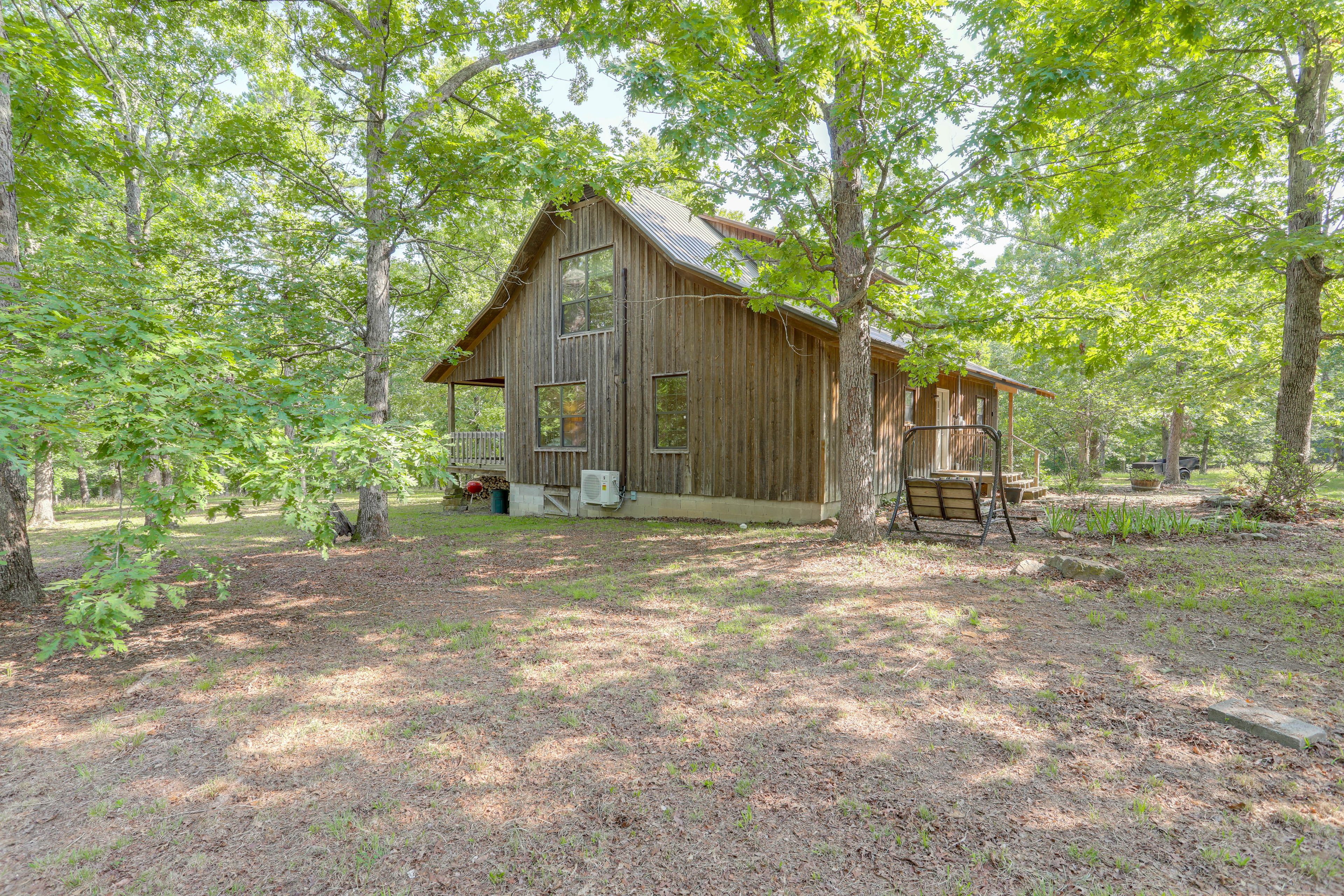 Spacious Private Yard | Fire Pit | Swing | Charcoal Grill