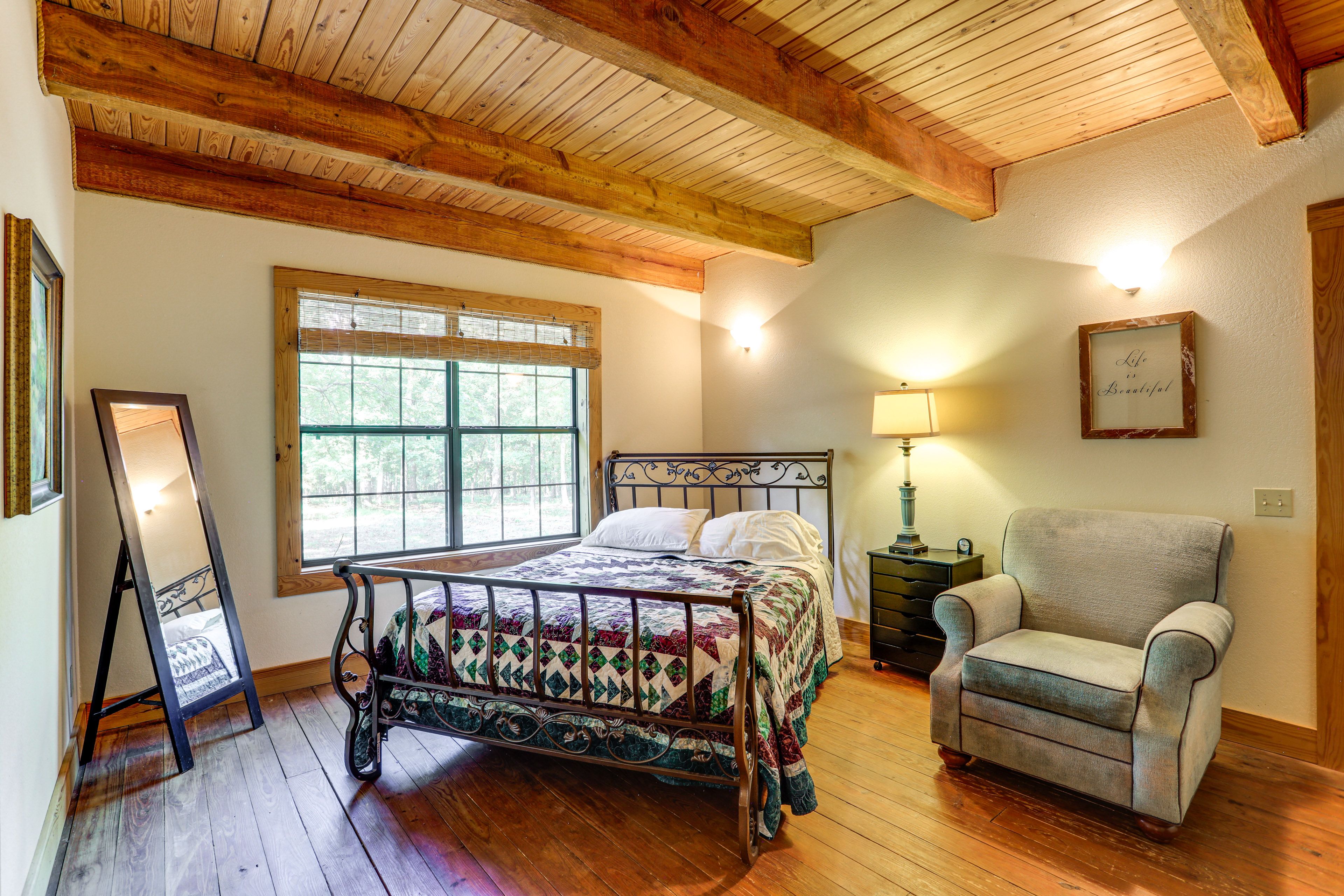 Bedroom 1 | 1st Floor | Queen Bed | Linens Provided