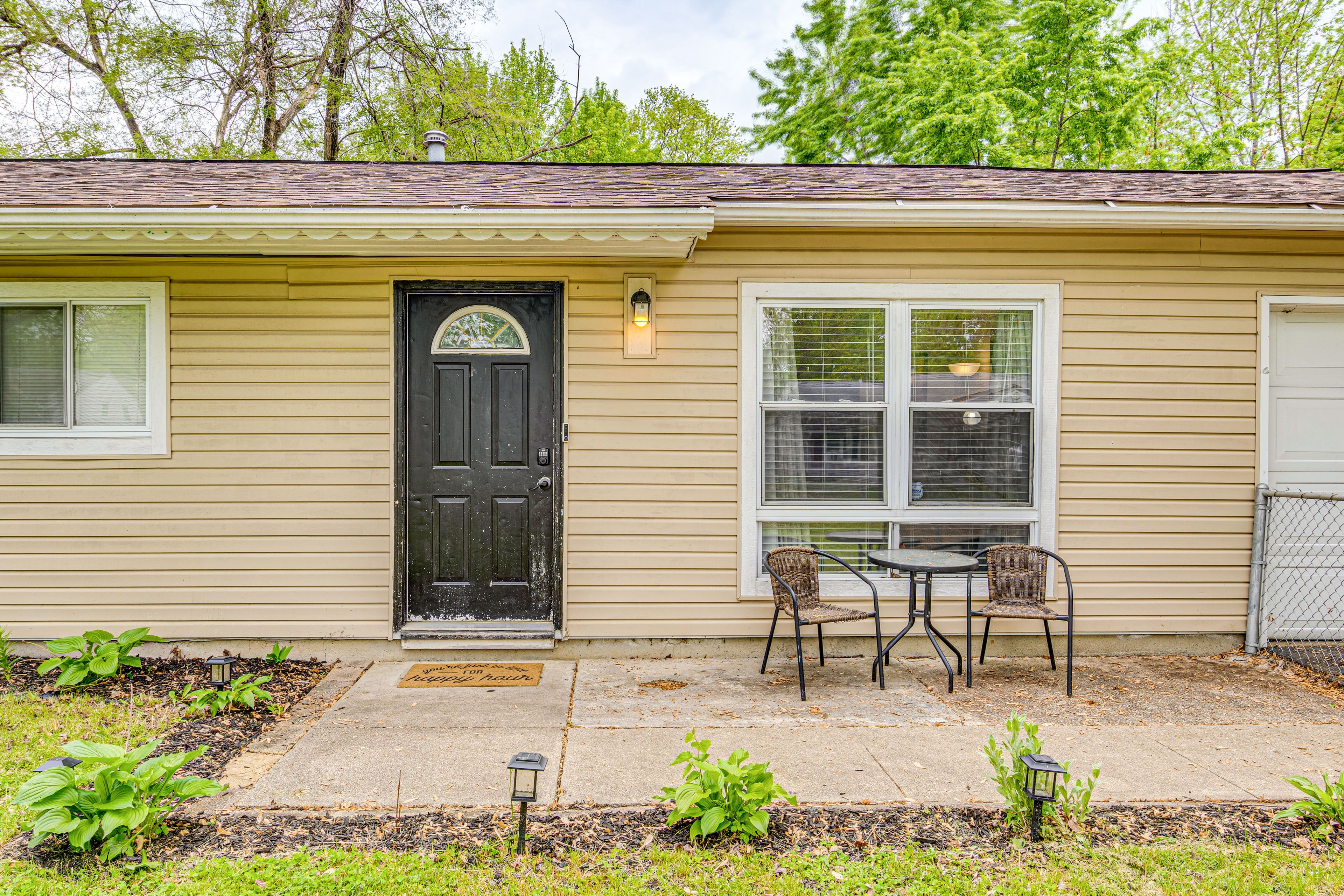 Entryway | Patio | Beverage Table