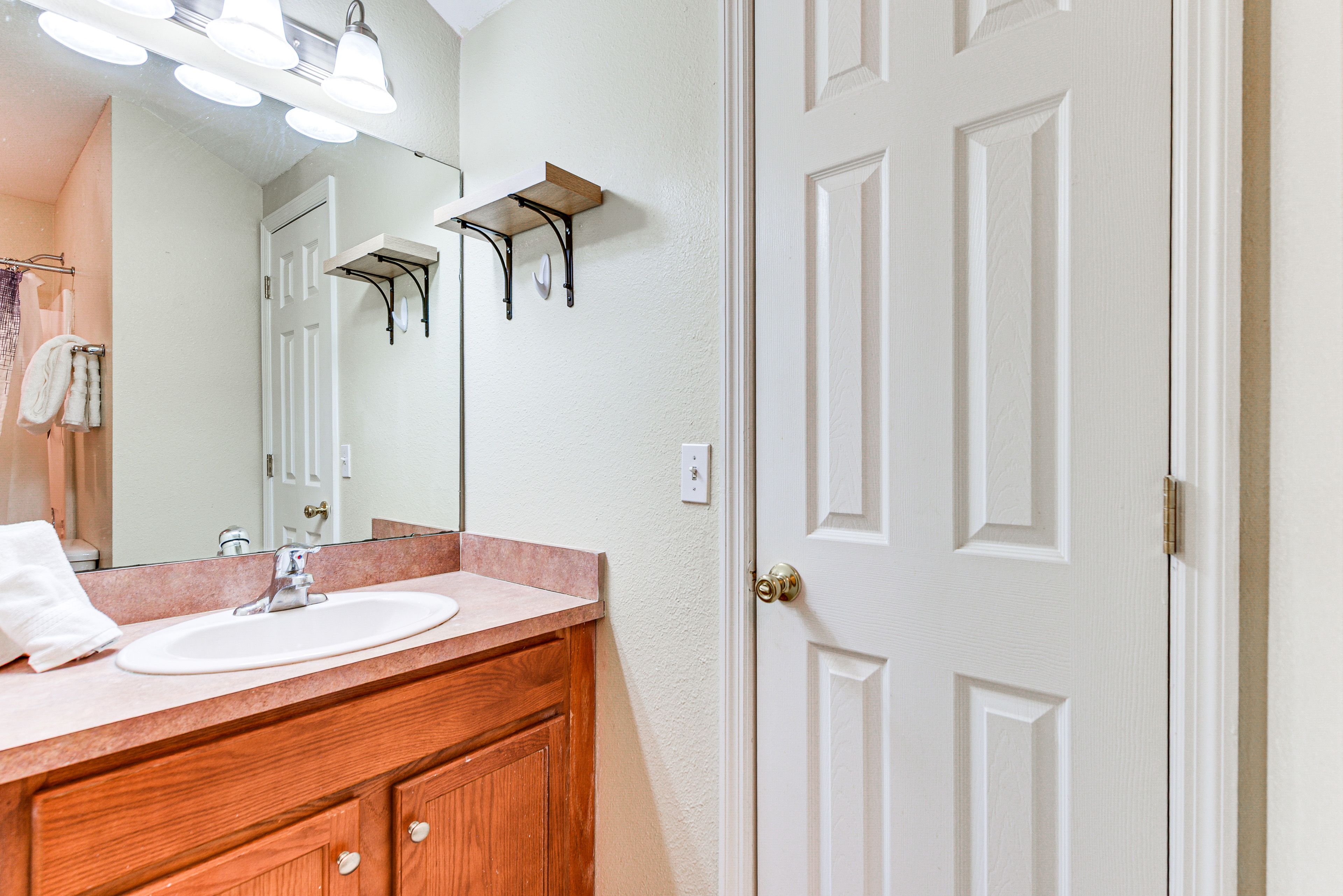 En-Suite Bathroom | 2nd Floor