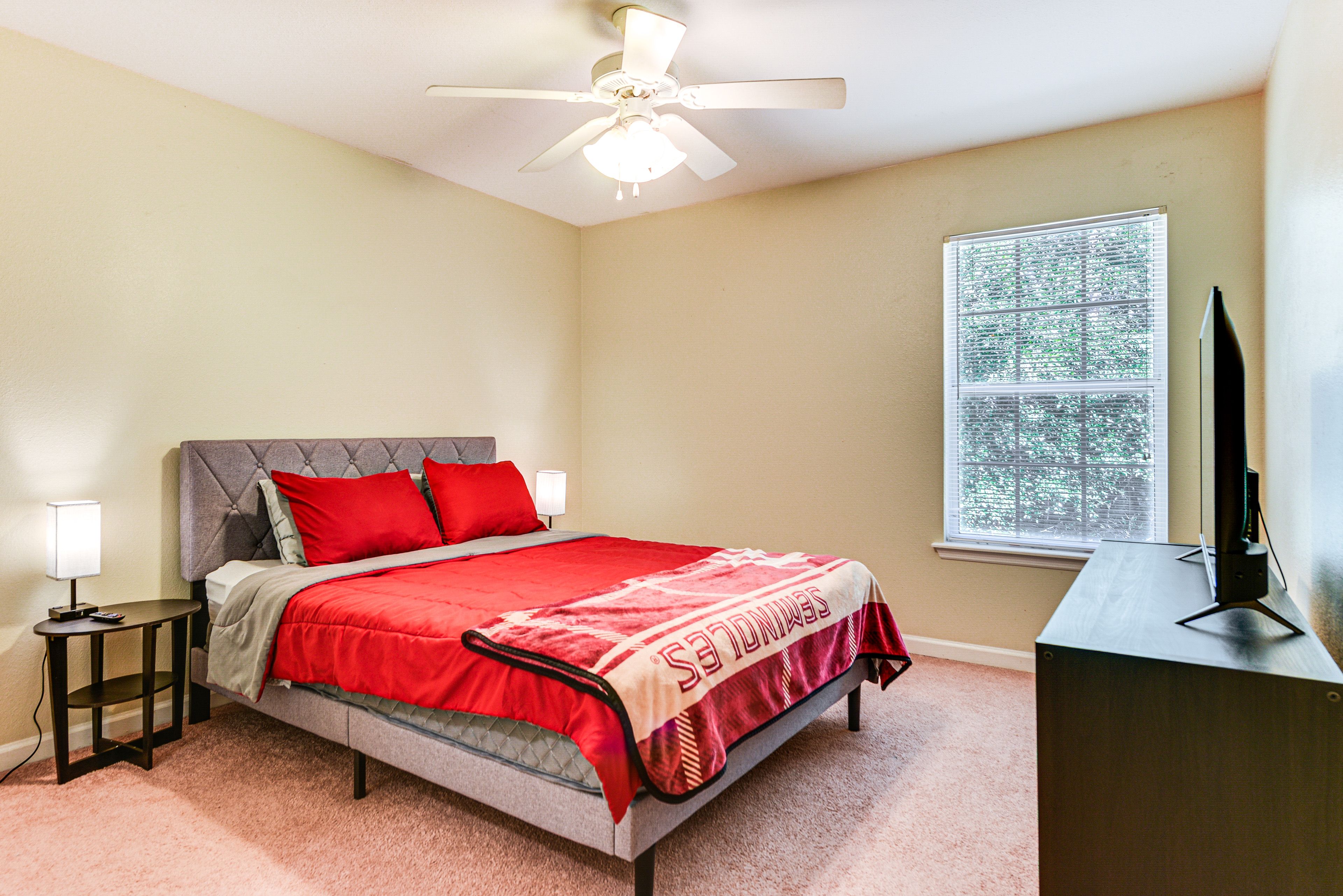 Bedroom 2 | Queen Bed | En-Suite Bathroom | 2nd Floor