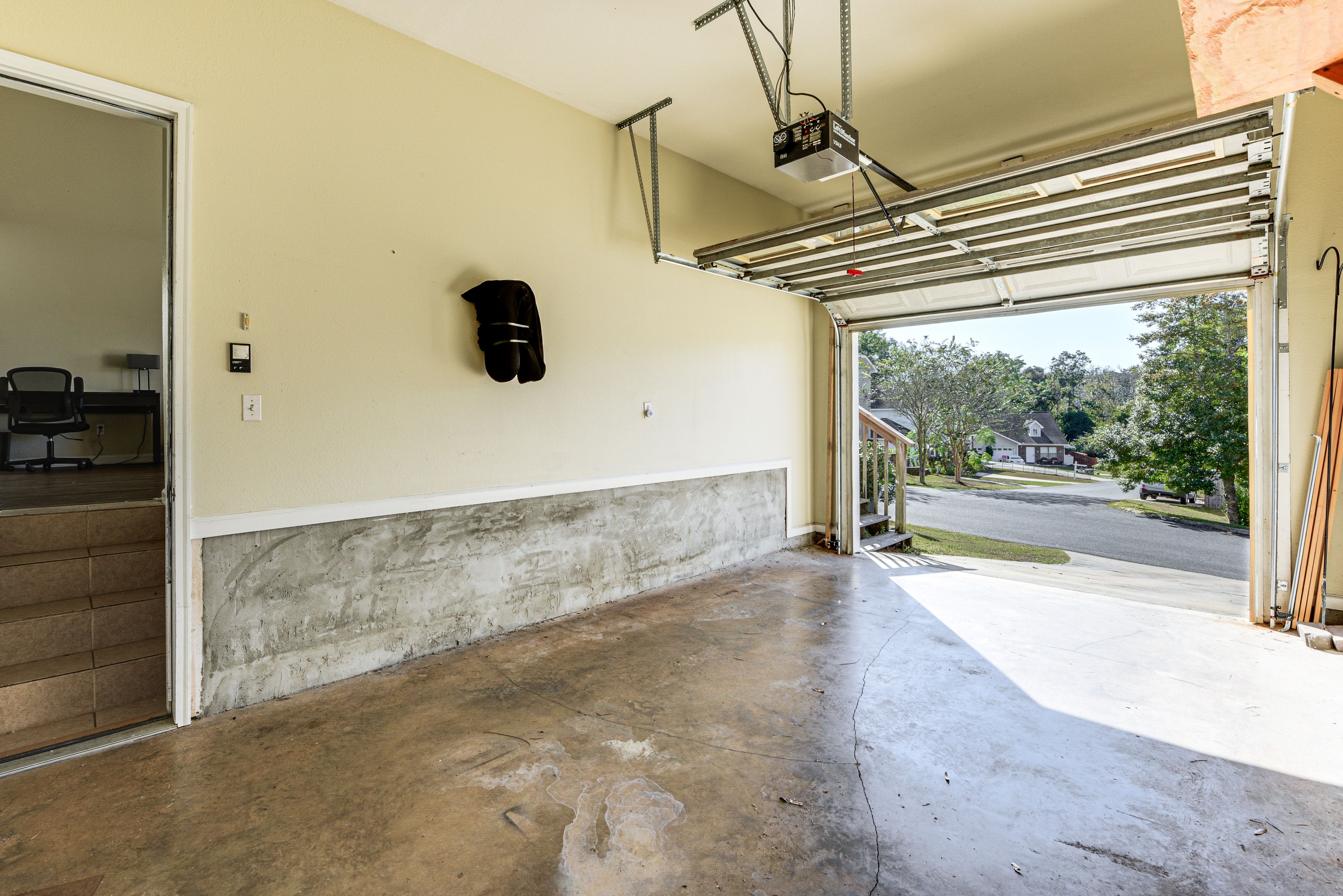 Parking | Garage (1 Vehicle) | Driveway (1 Vehicle)