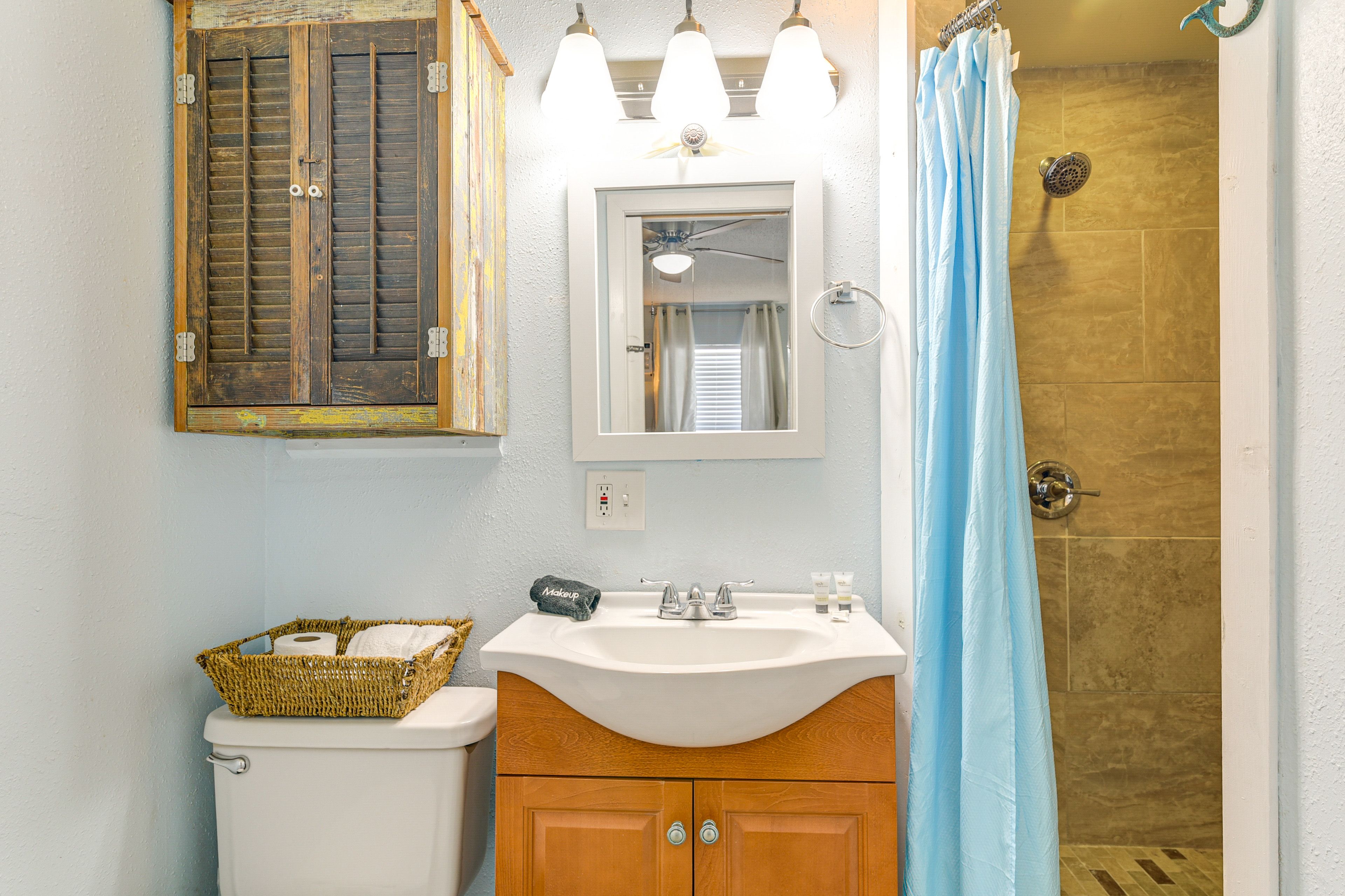 Bathroom | Towels Provided