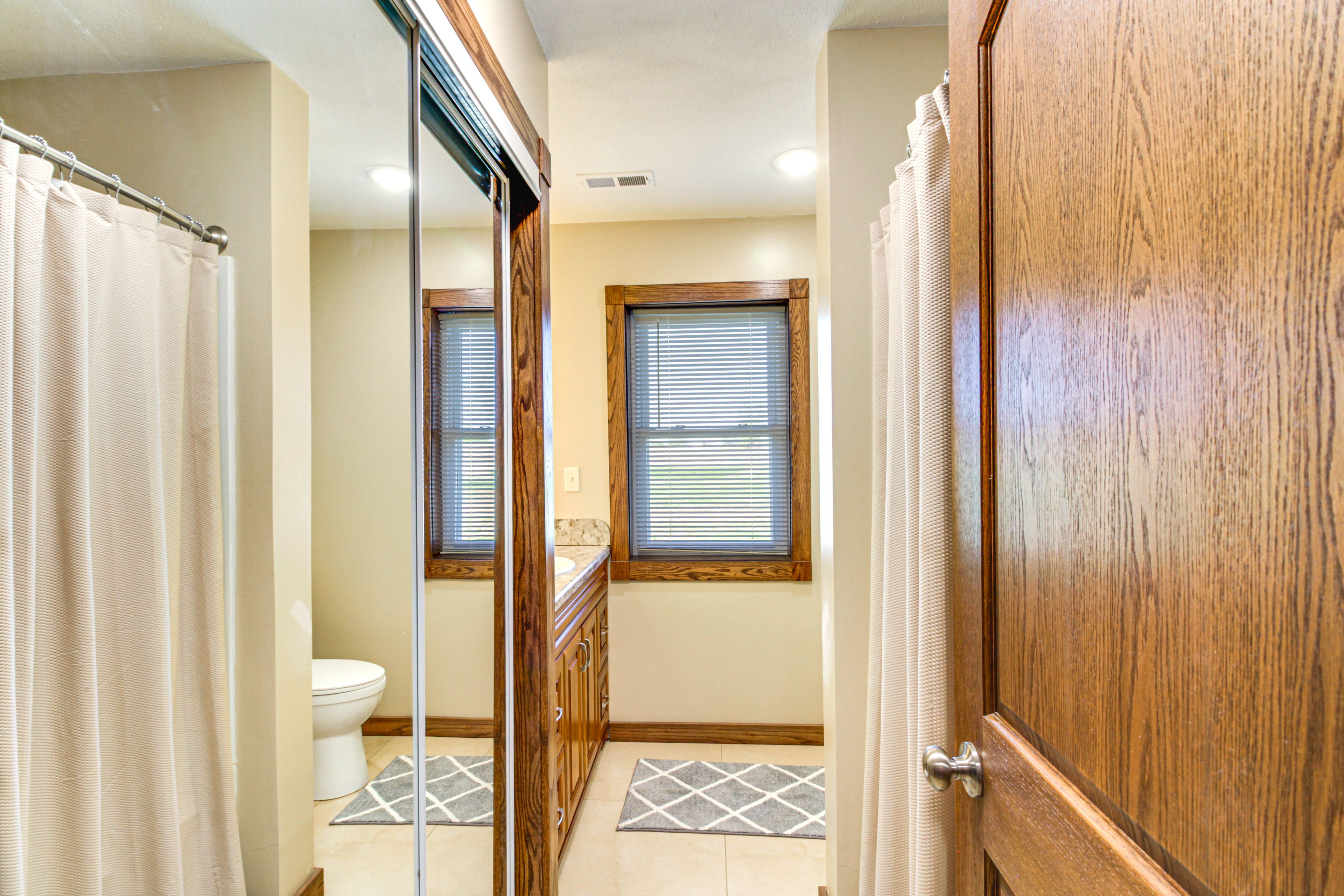Full Bathroom
