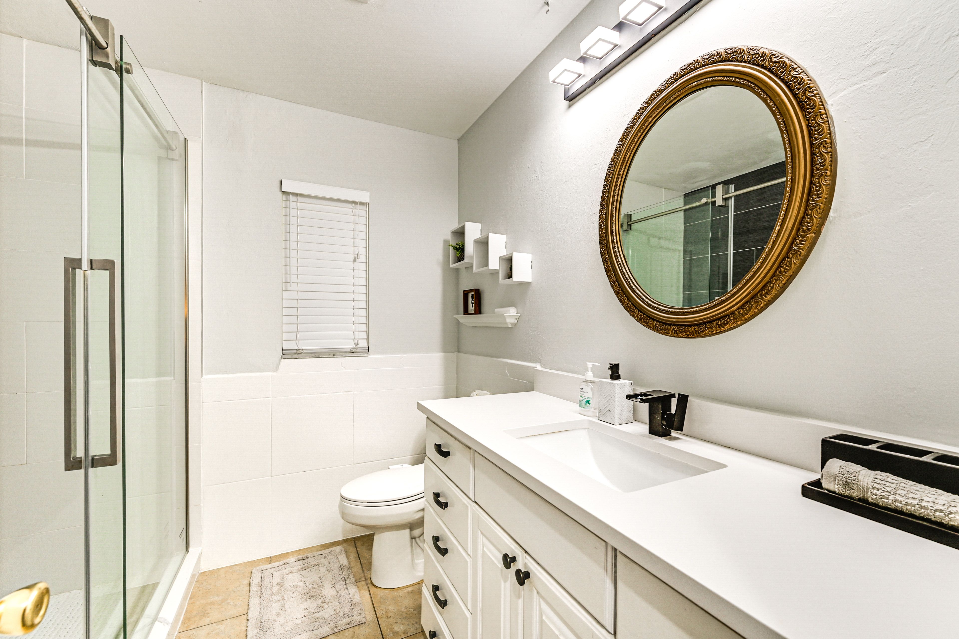 Full Bathroom