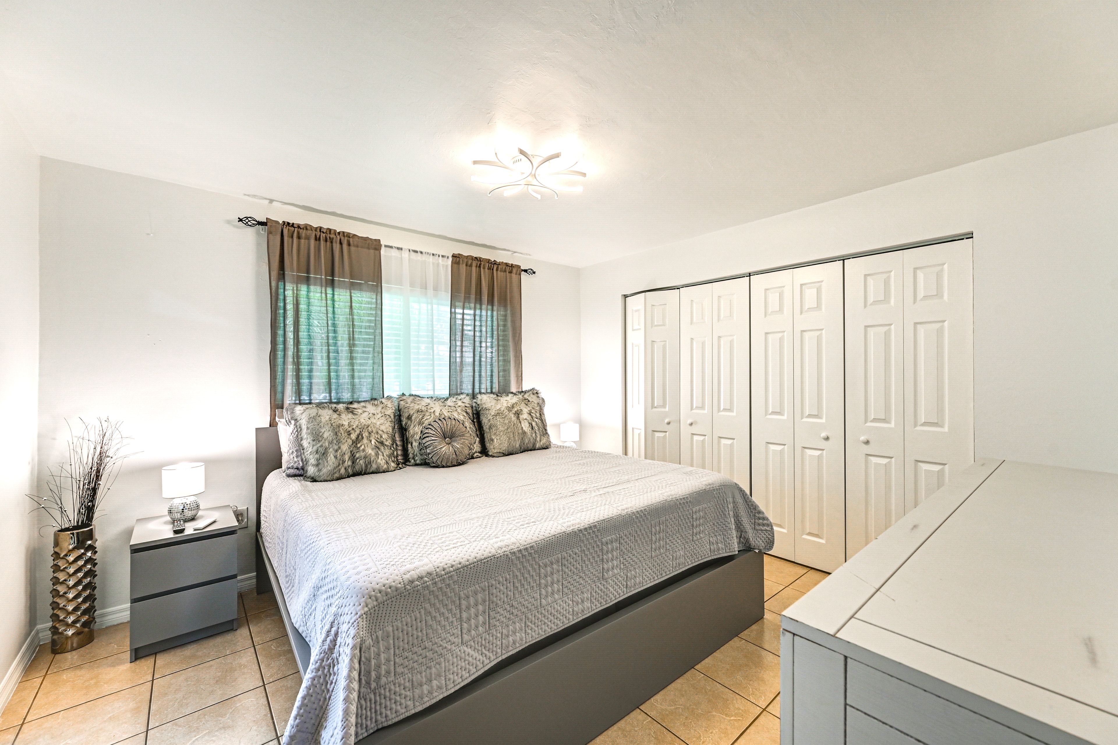 Bedroom 1 | King Bed | Flat-Screen TV