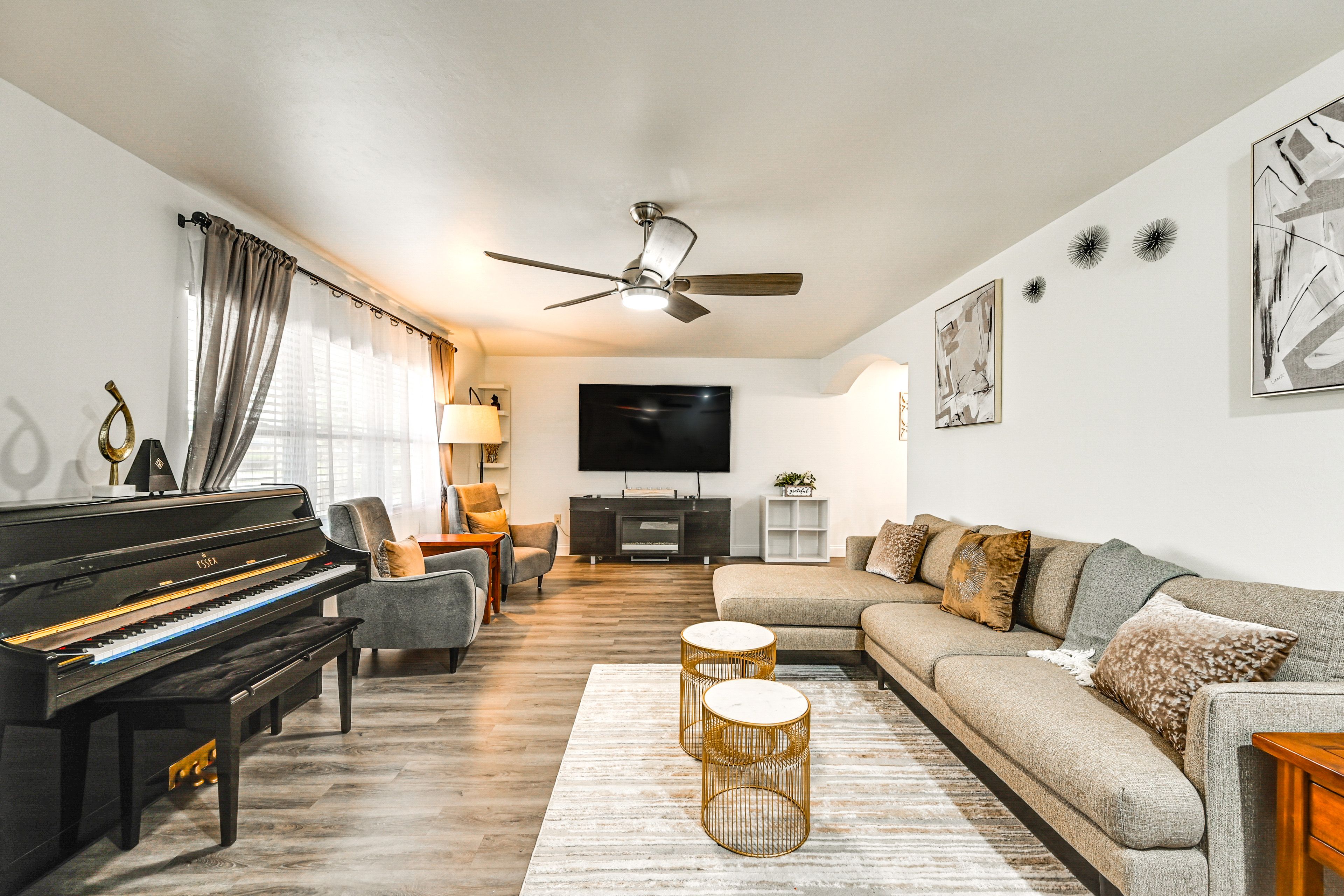 Living Area | Flat-Screen TV | Piano