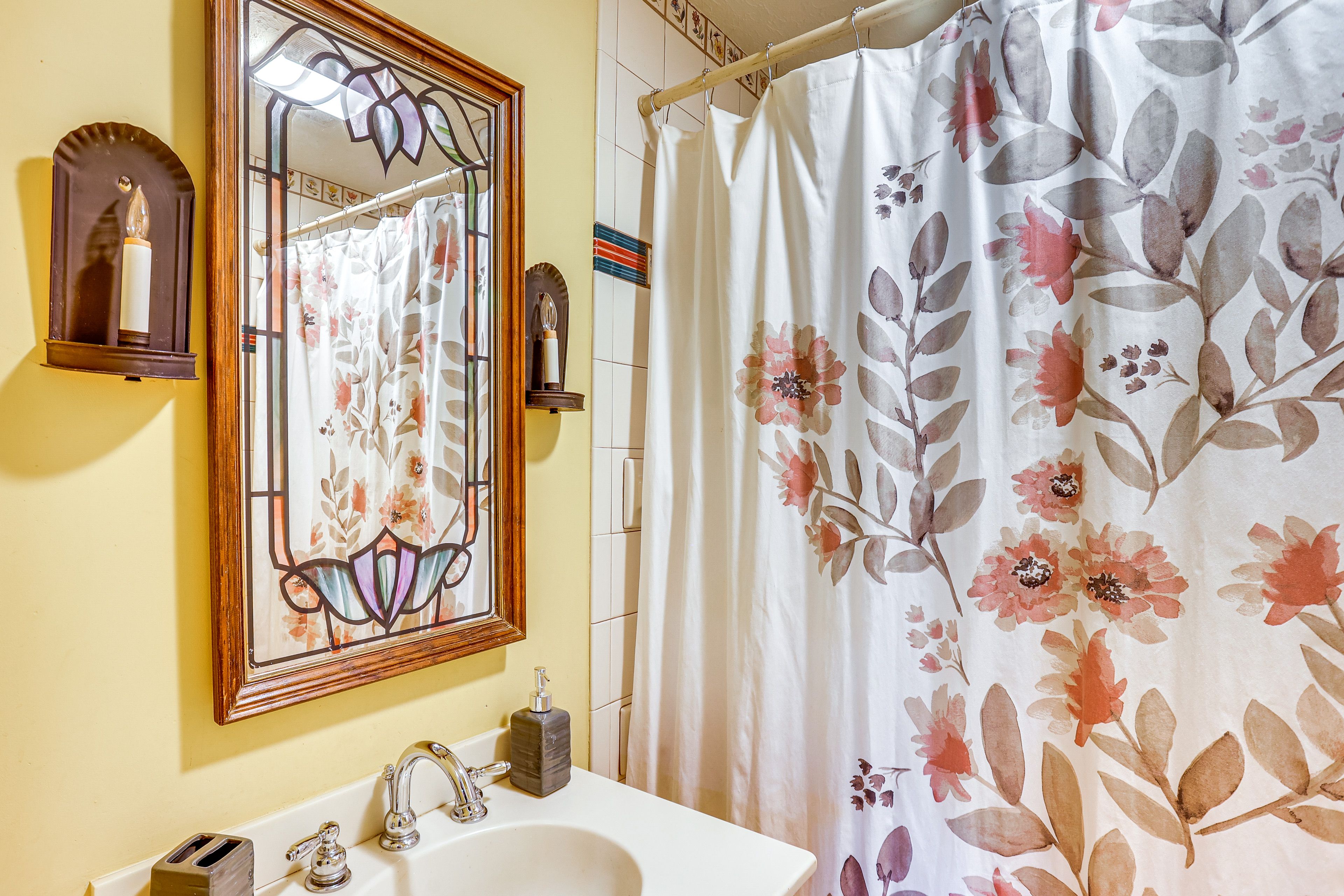 Full Bathroom | 1st Floor