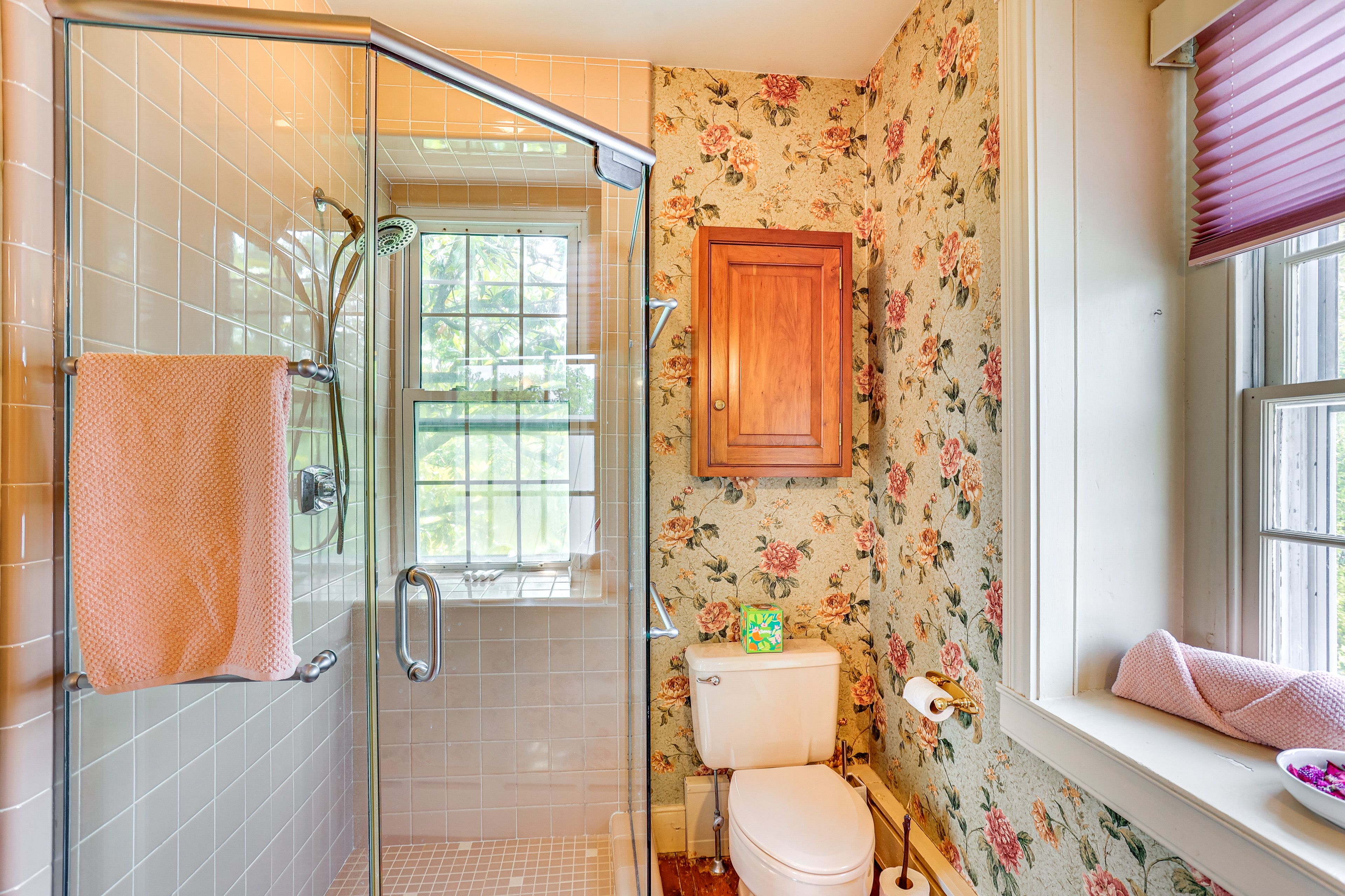 Full Bathroom | 2nd Floor