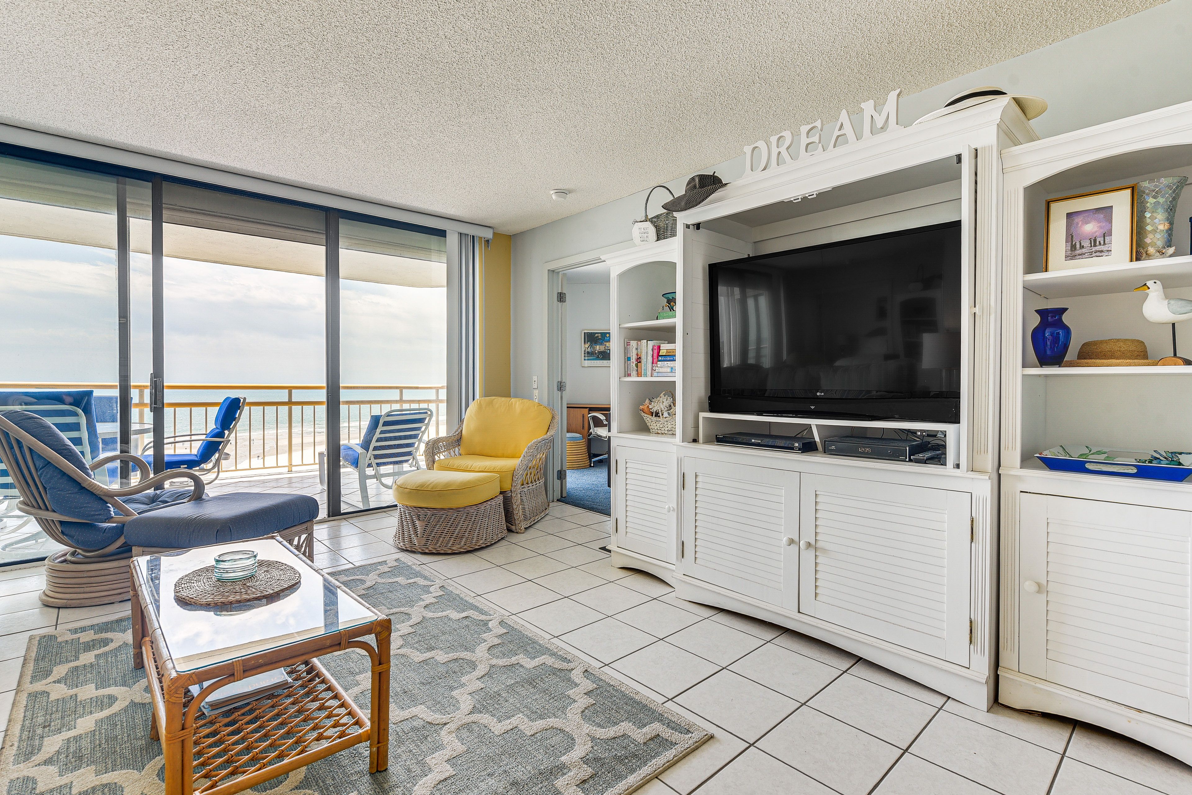 Living Room | Central A/C | Free WiFi