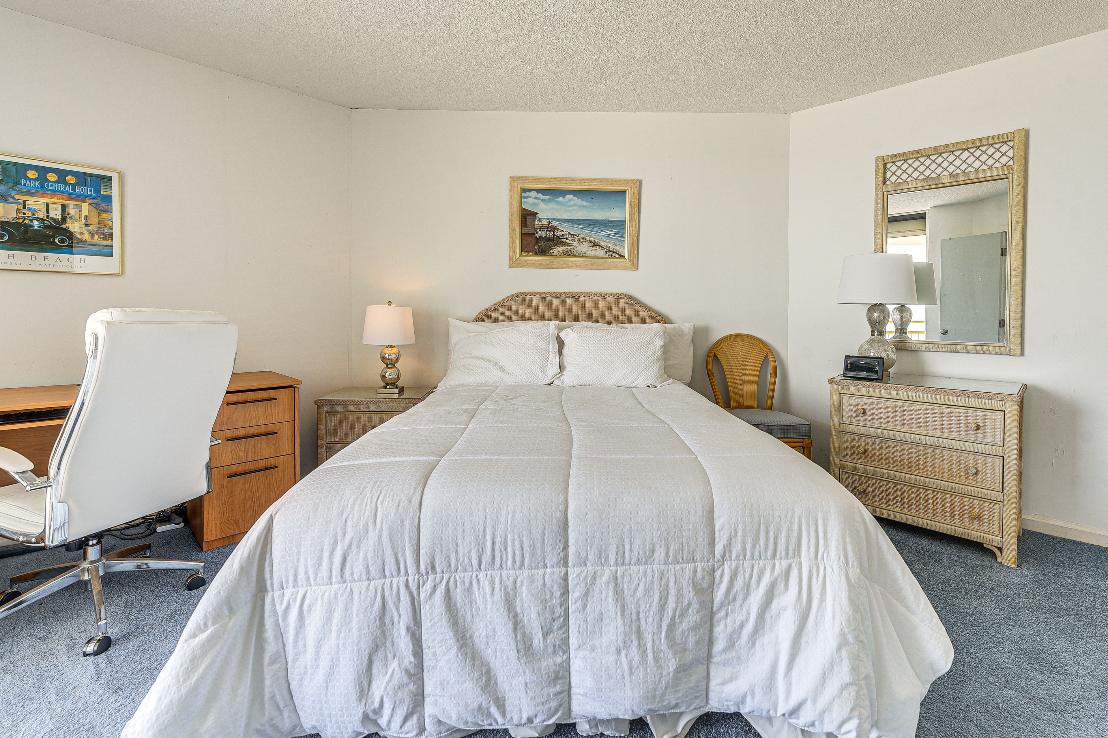 Bedroom 2 | Queen Bed