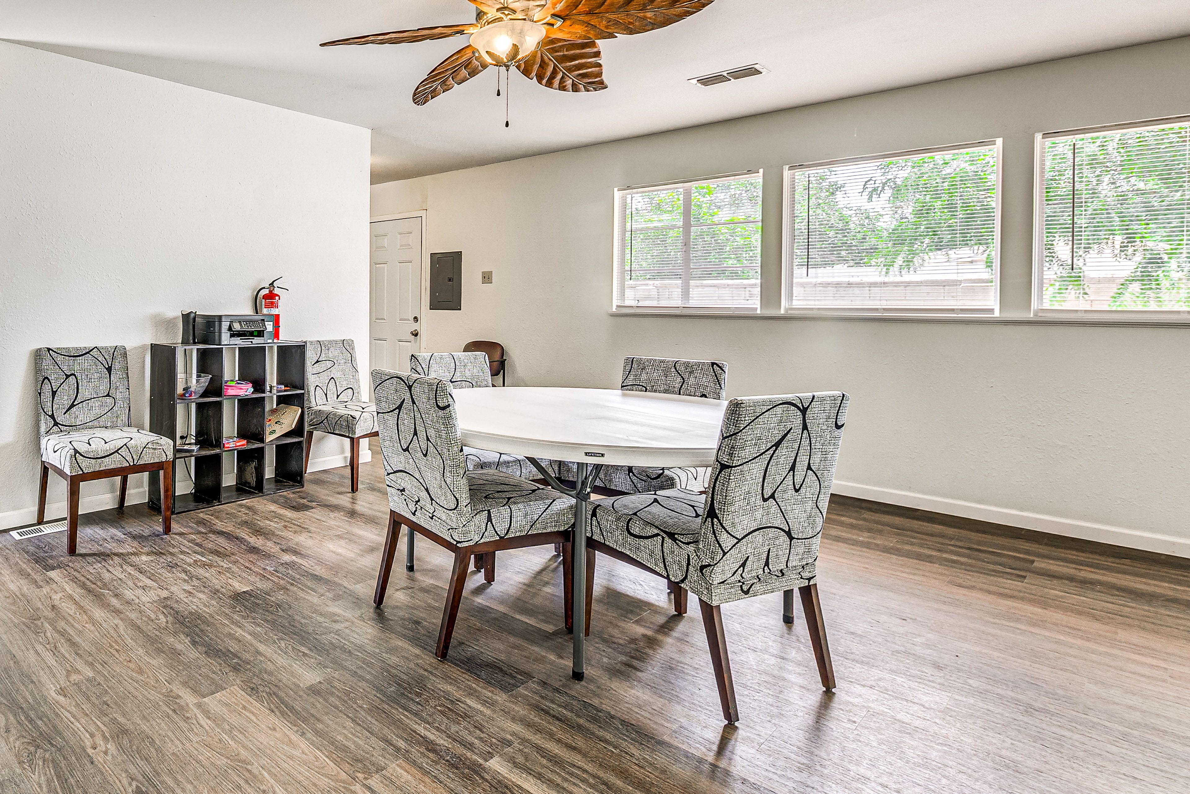 Roswell Vacation Rental | 5BR | 3BA | 1 Step to Enter | 2,400 Sq Ft