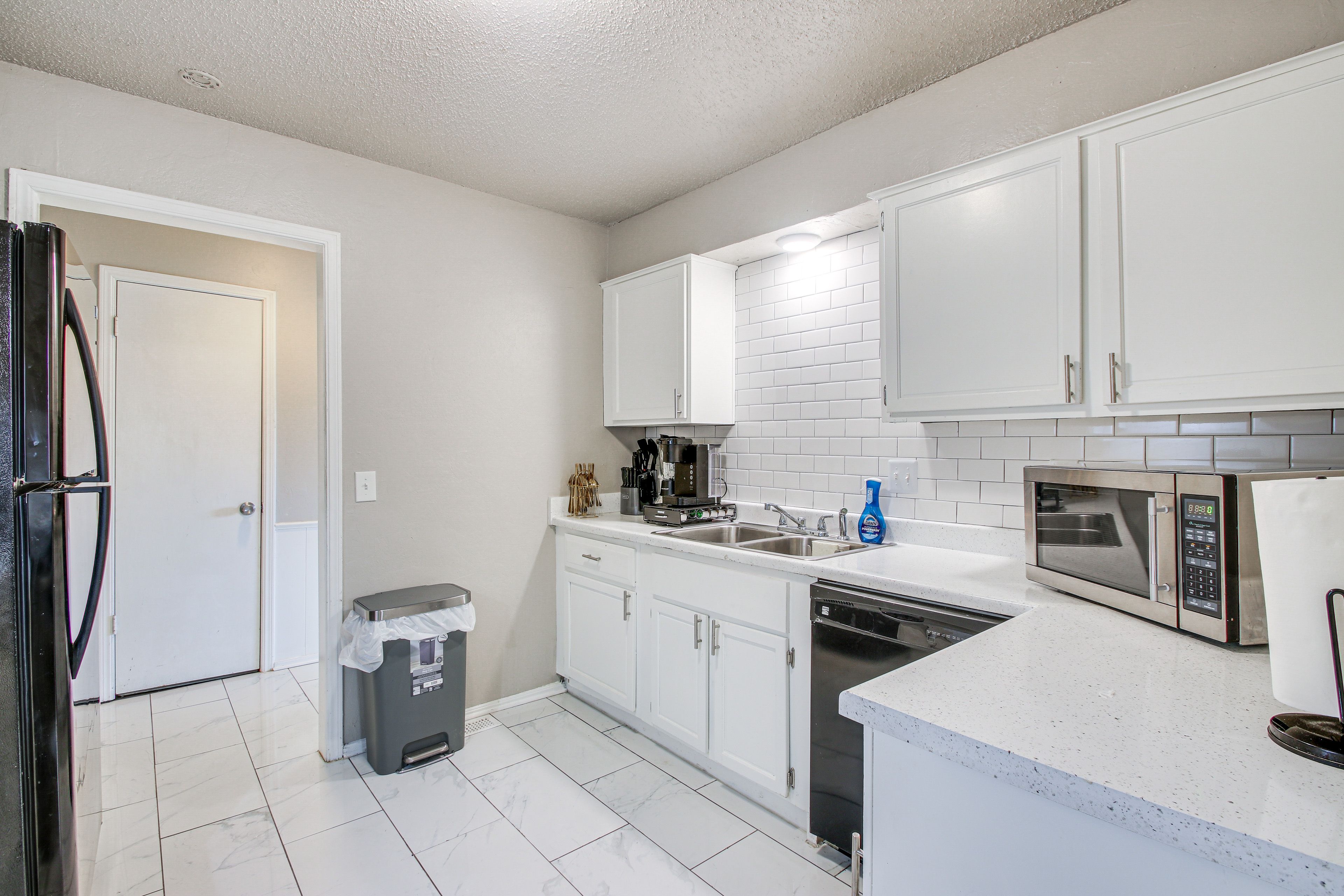 Kitchen | 1st Floor | Keurig Coffee Maker | Dishwasher