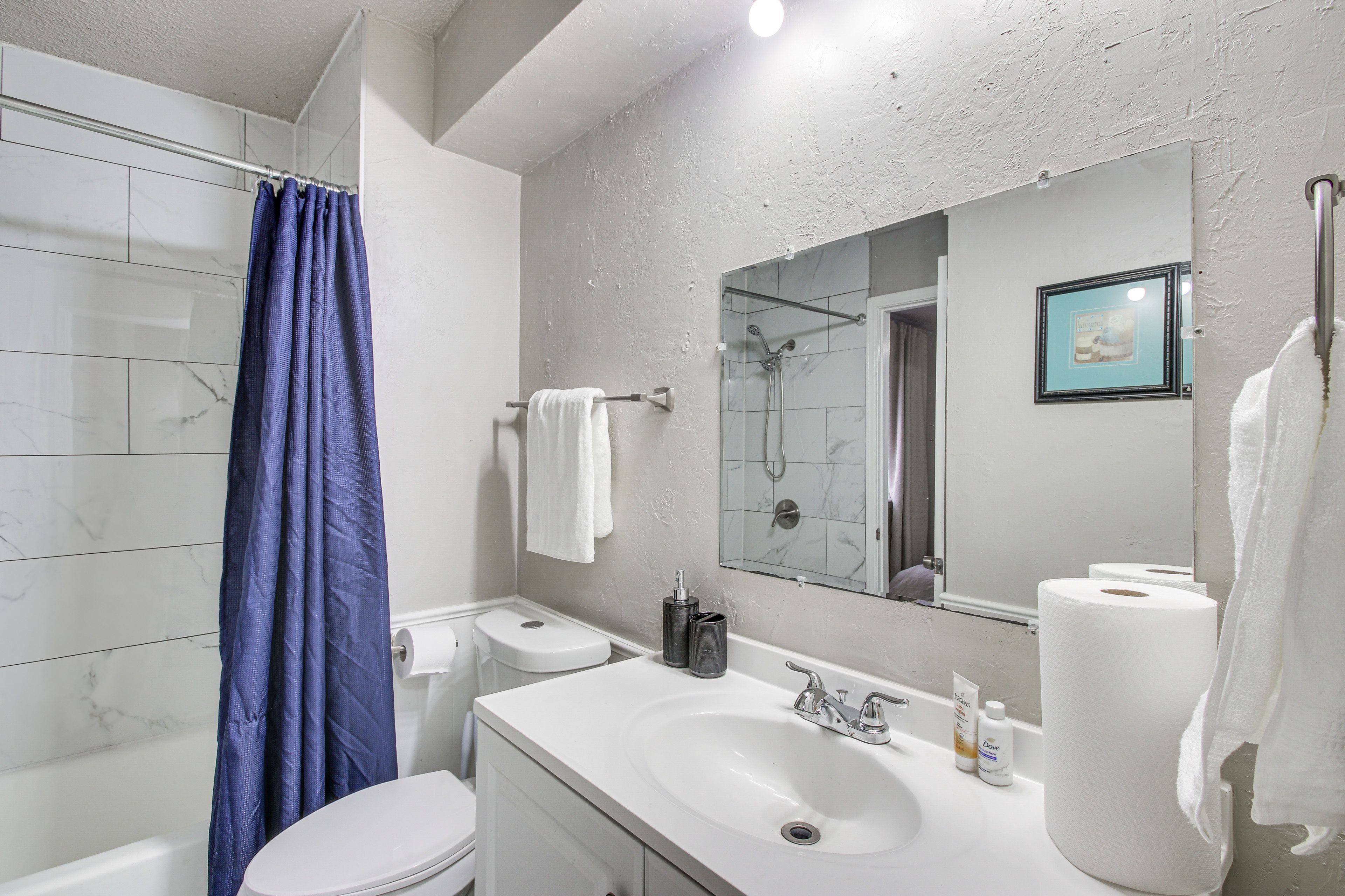 En-Suite Bathroom | 2nd Floor