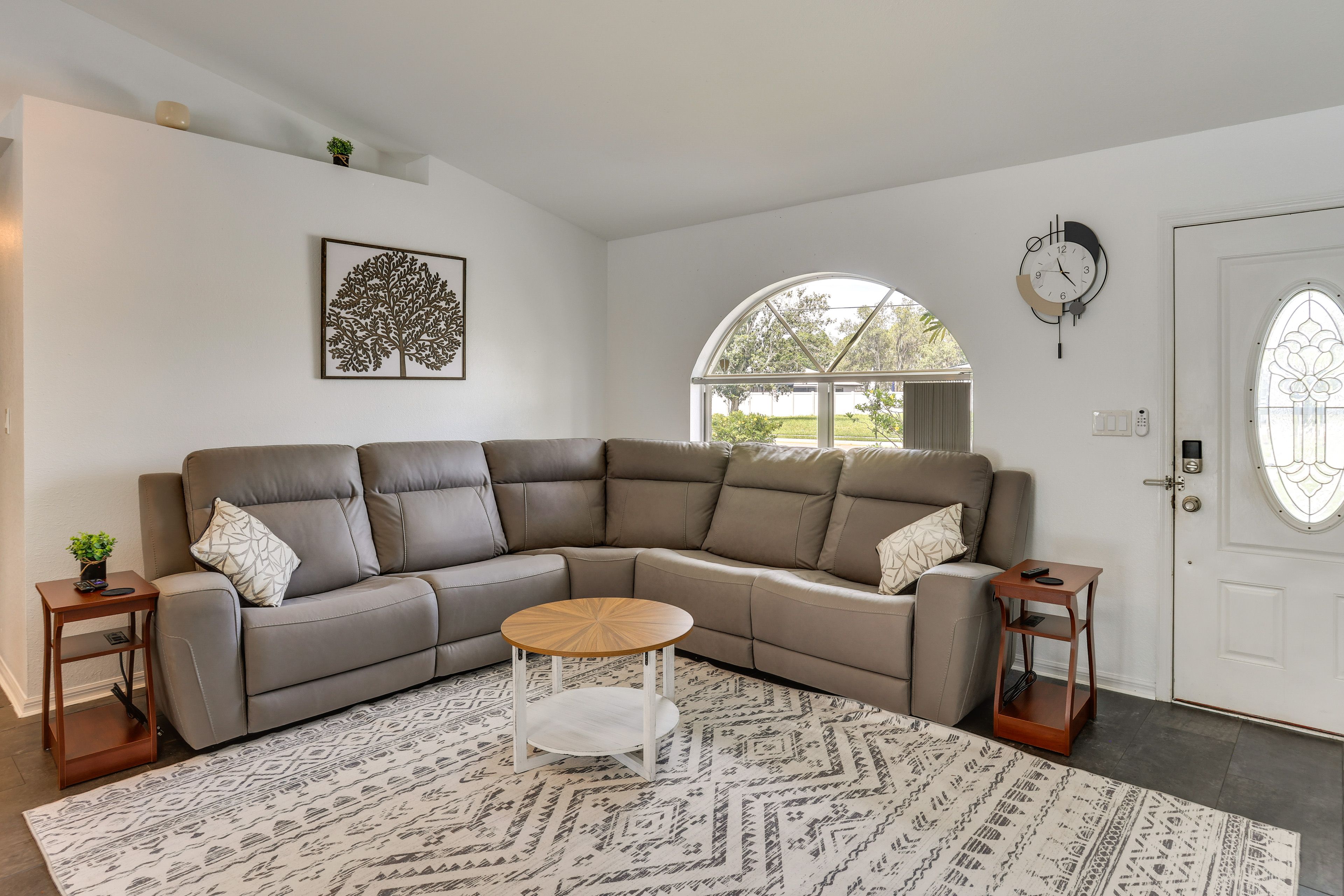 Living Room | Smart TV